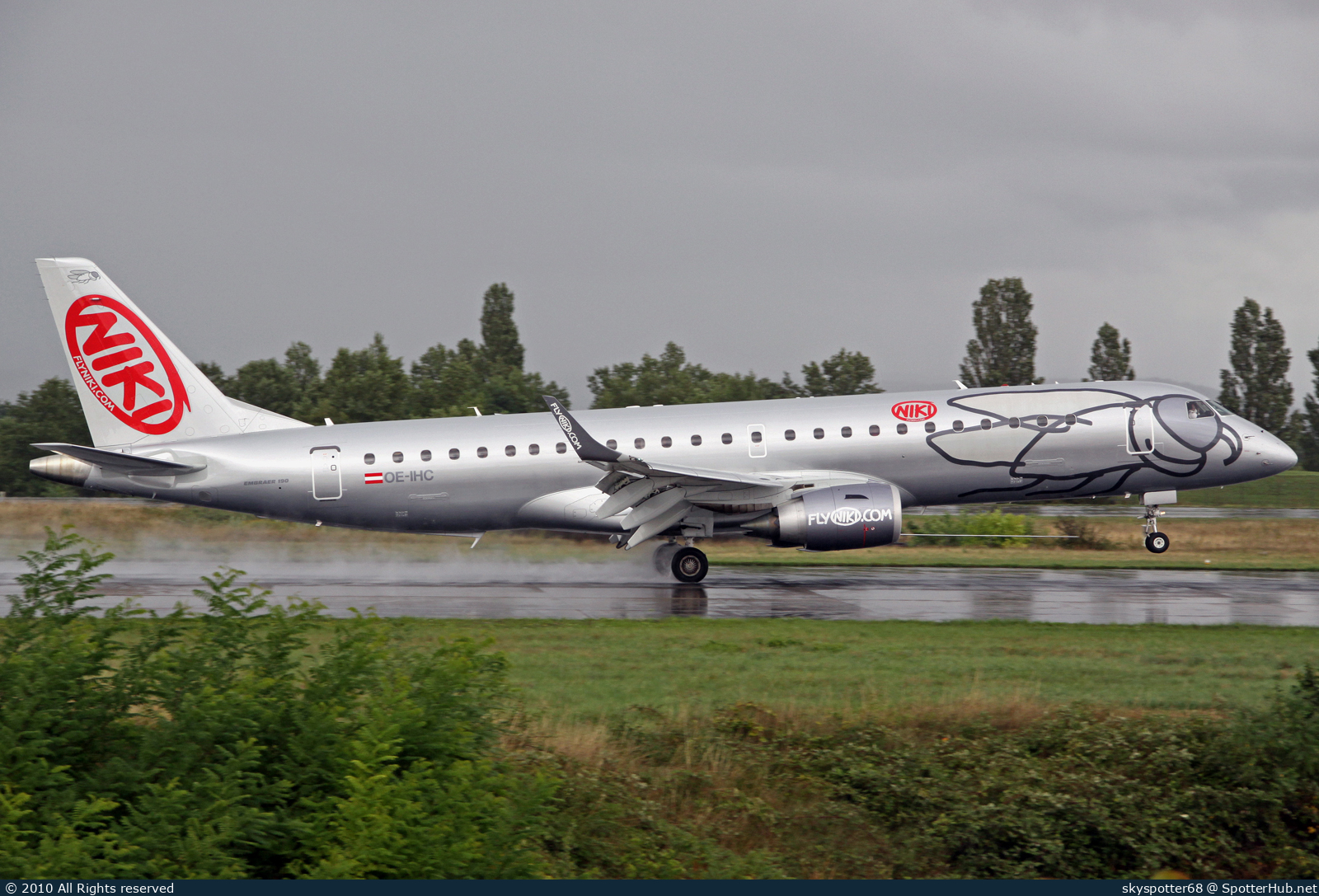 Photo of OE-IHC - Embraer ERJ-190LR operated by Niki