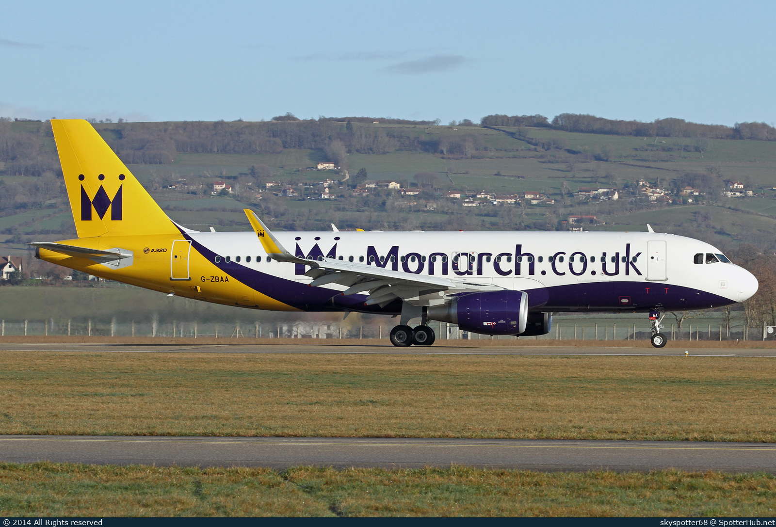 Photo of G-ZBAA - Airbus A320-214 operated by Monarch Airlines