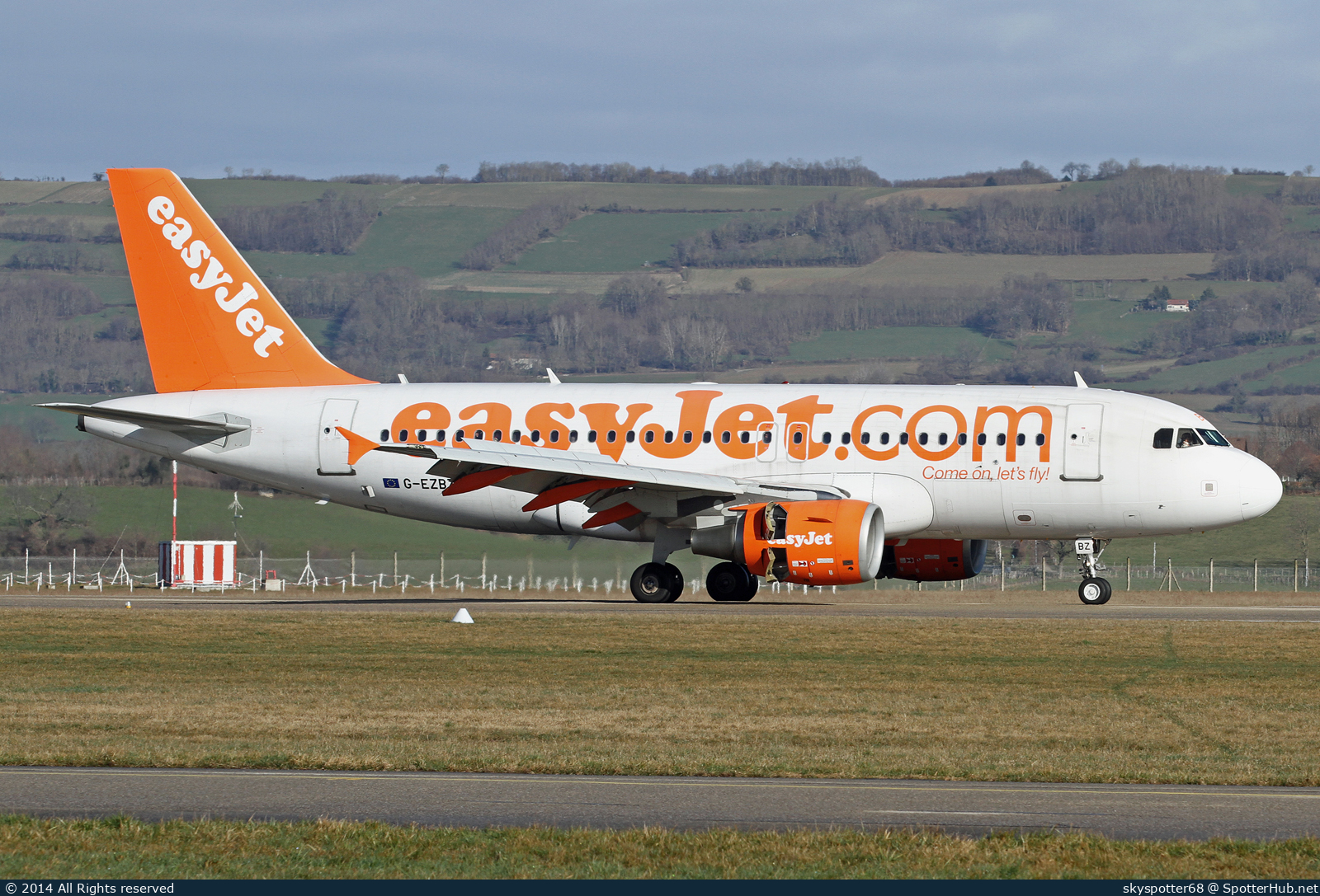 Photo of G-EZBZ - Airbus A319-111 operated by easyJet