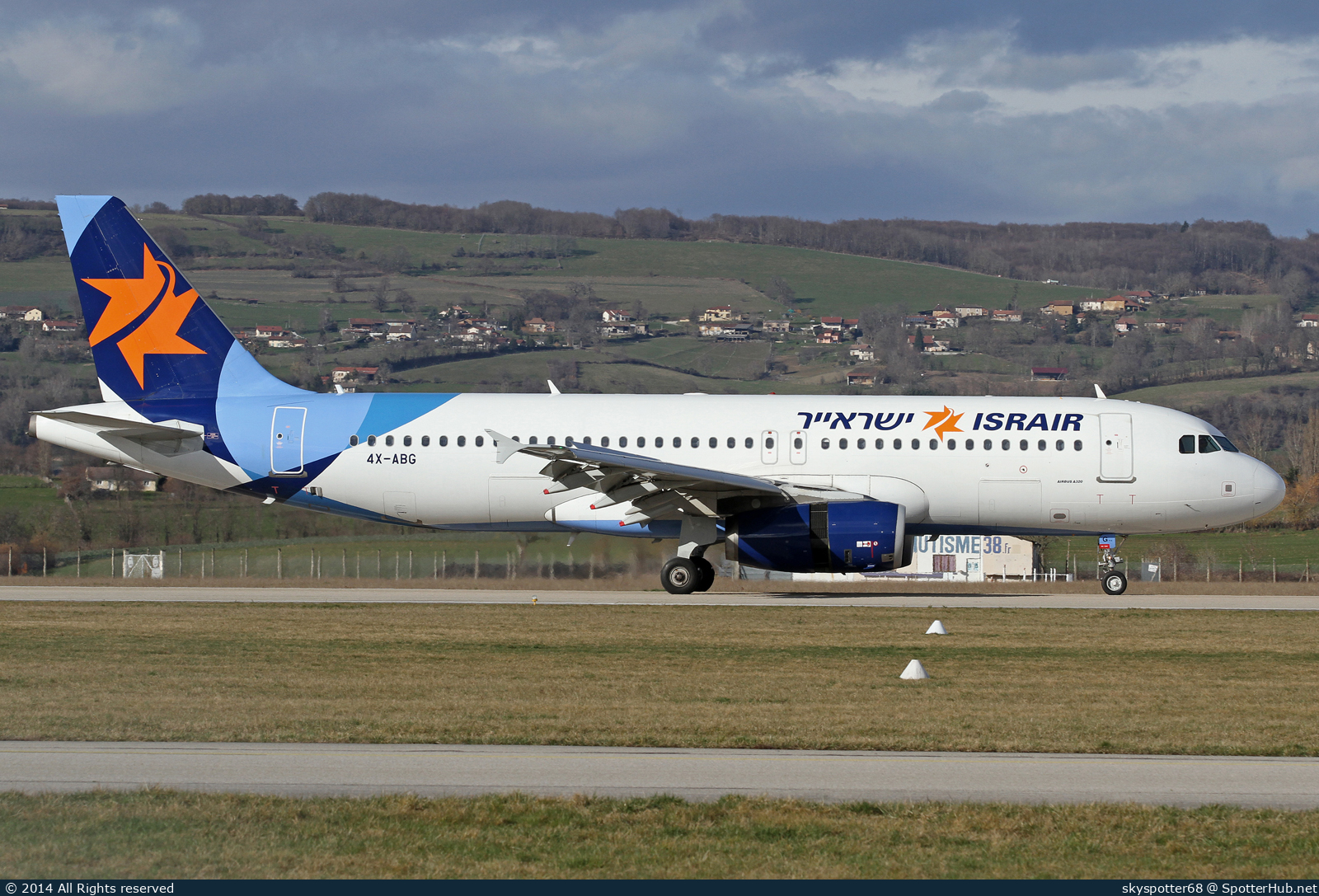 Photo of 4X-ABG - Airbus A320-232 operated by Israir