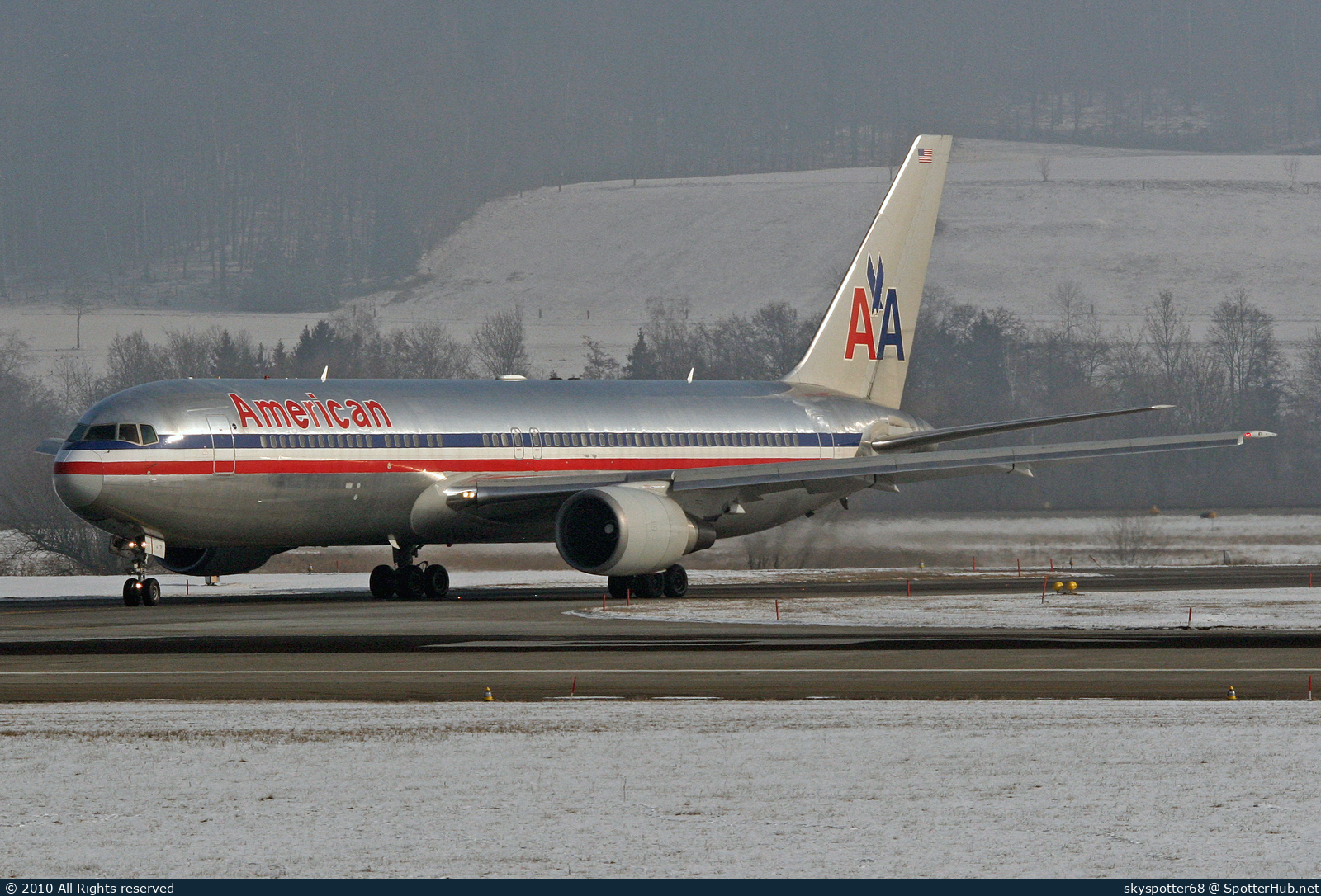 Photo of N347AN - Boeing 767-323(ER) operated by American Airlines