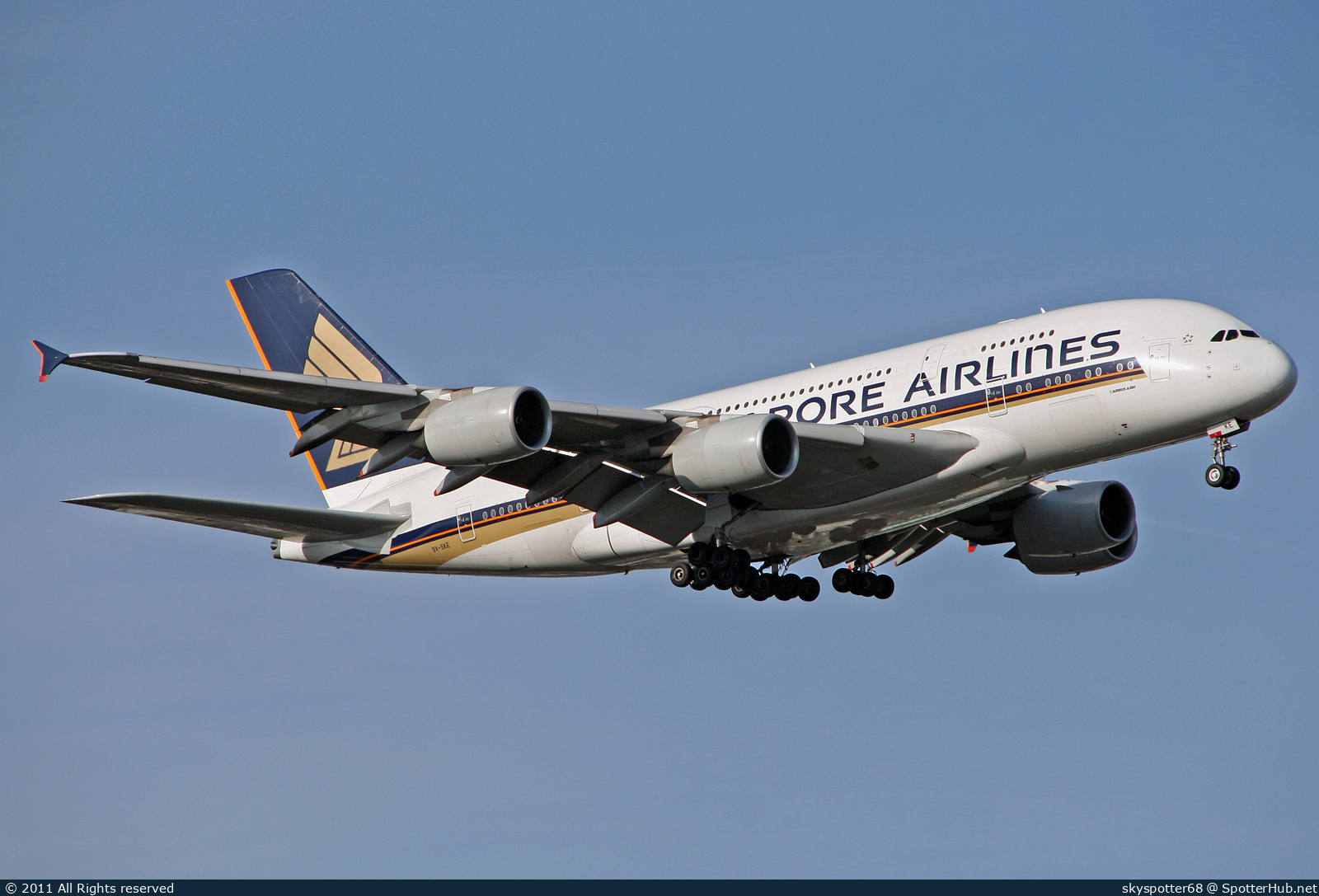 Photo of 9V-SKE - Airbus A380-841 operated by Singapore Airlines