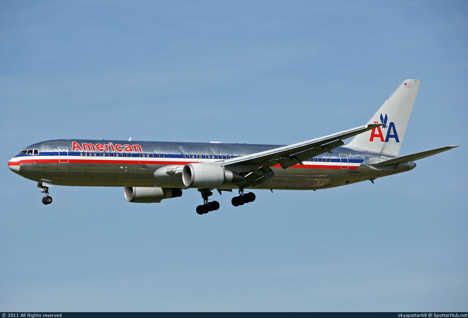 Photo of N349AN - Boeing 767-323(ER) operated by American Airlines
