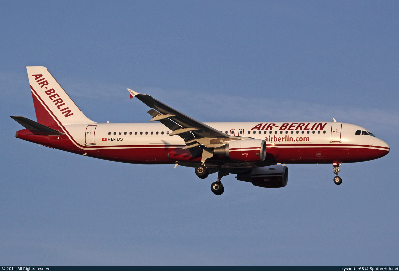Photo of HB-IOS - Airbus A320-214 operated by Air Berlin (opb Belair Airlines)
