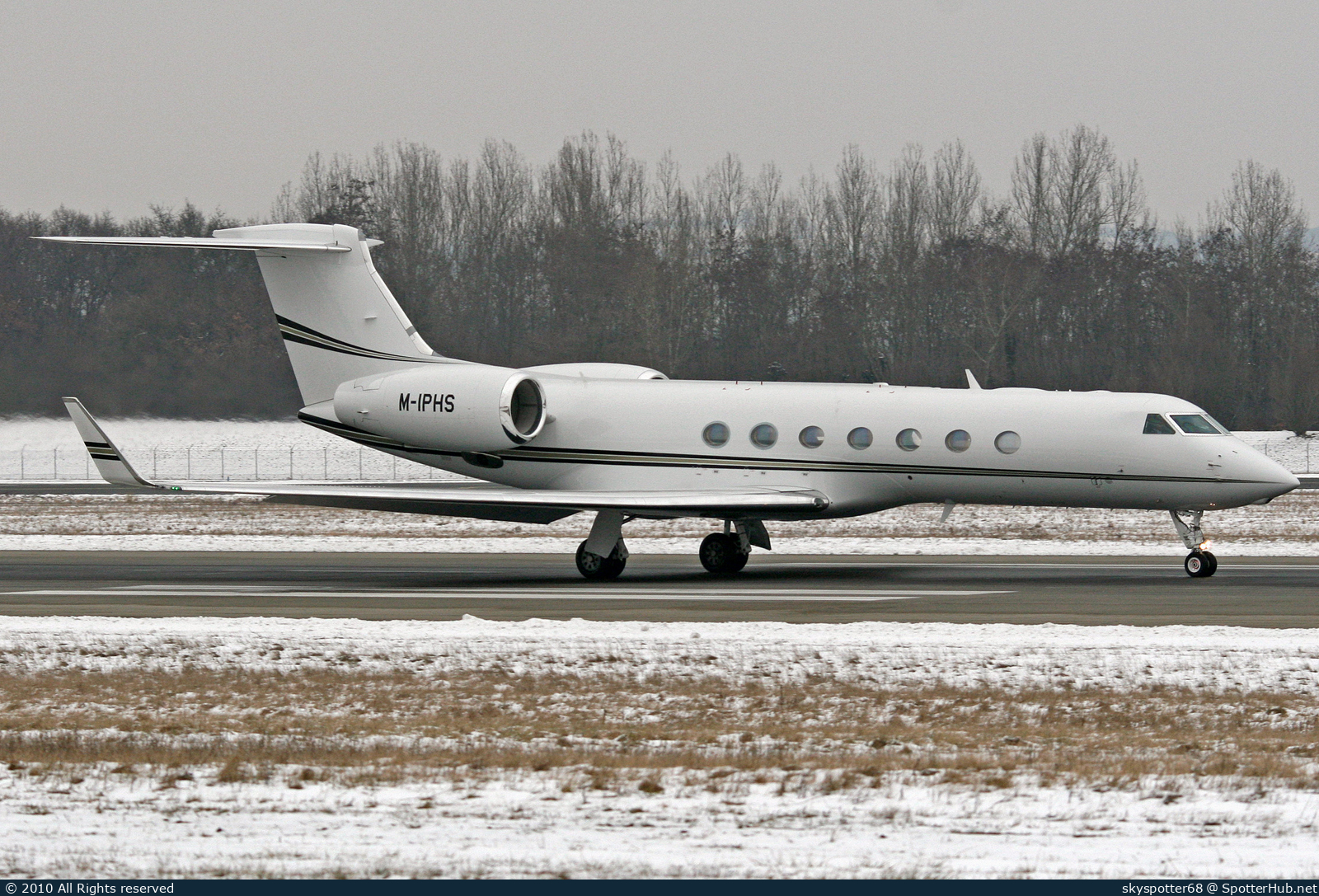 Photo of M-IPHS - Gulfstream GV-SP (G550) operated by Private
