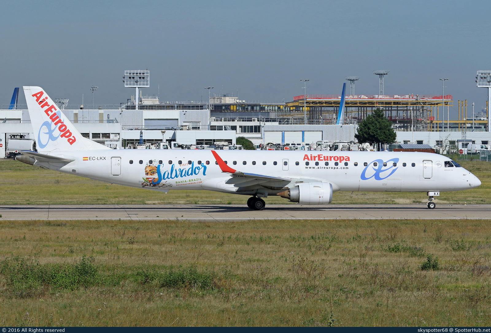 Photo of EC-LKX - Embraer ERJ-195LR operated by Air Europa