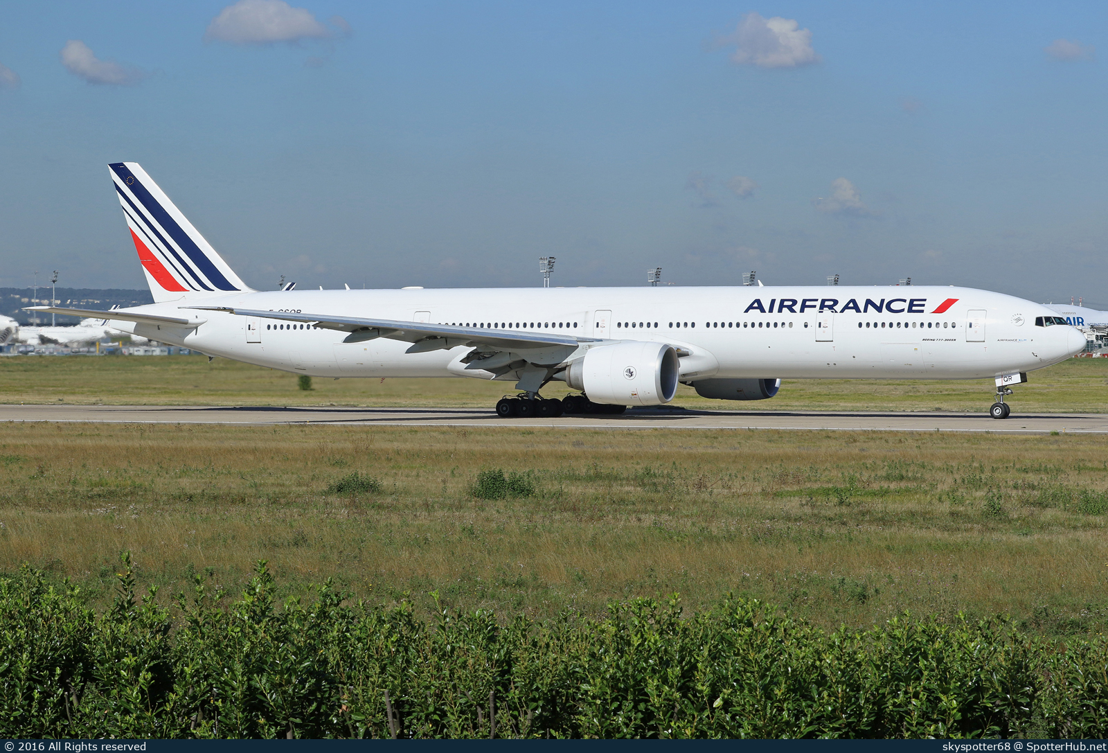 Photo of F-GSQR - Boeing 777-328(ER) operated by Air France