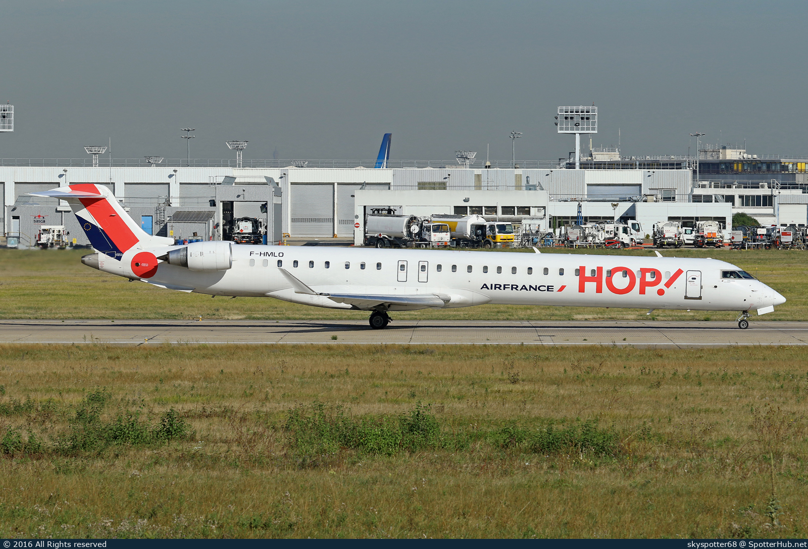 Photo of F-HMLO - Bombardier CRJ-1000EL operated by Air France HOP