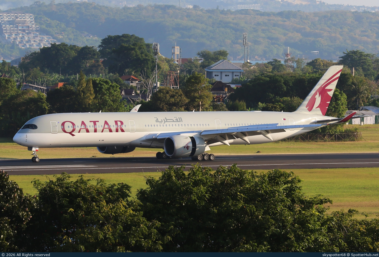 Photo of A7-AOE - Airbus A350-1041 operated by Qatar Airways