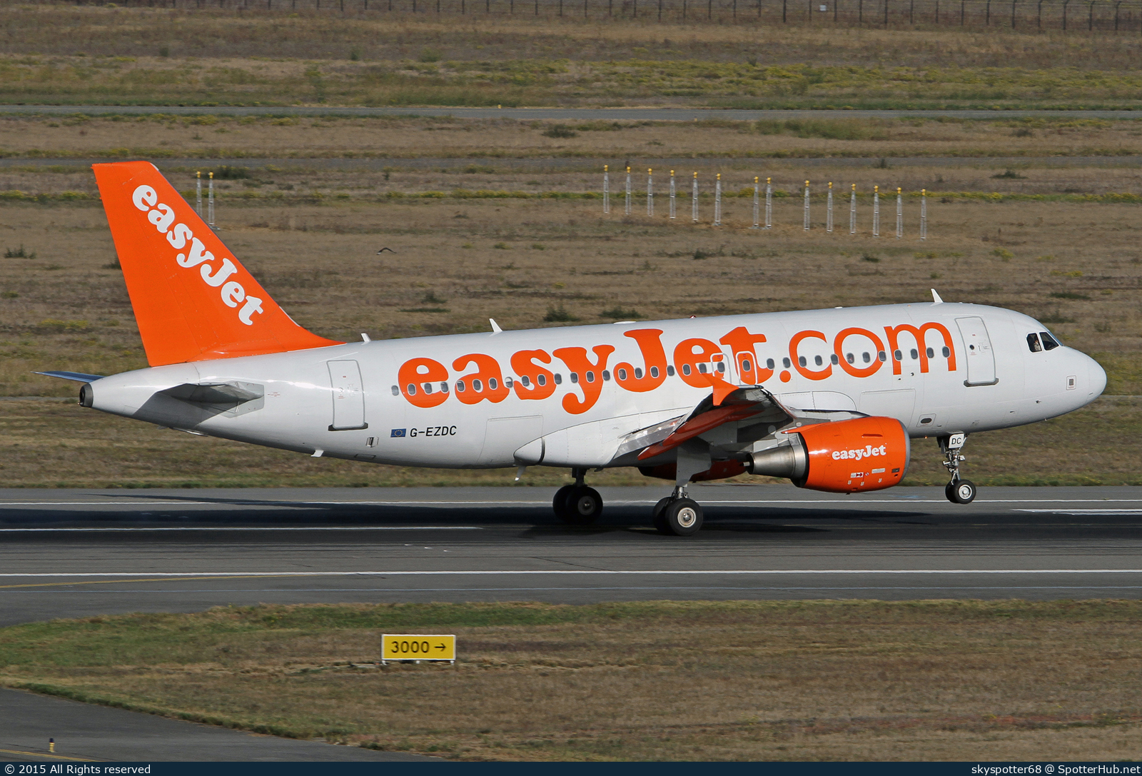 Photo of G-EZDC - Airbus A319-111 operated by easyJet