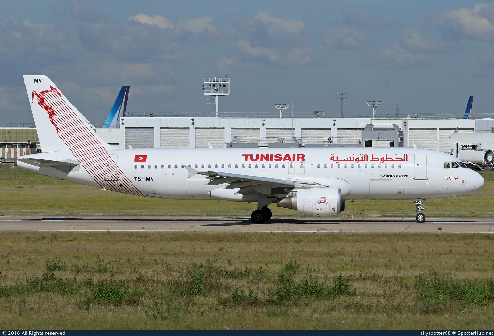 Photo of TS-IMV - Airbus A320-214 operated by Tunisair