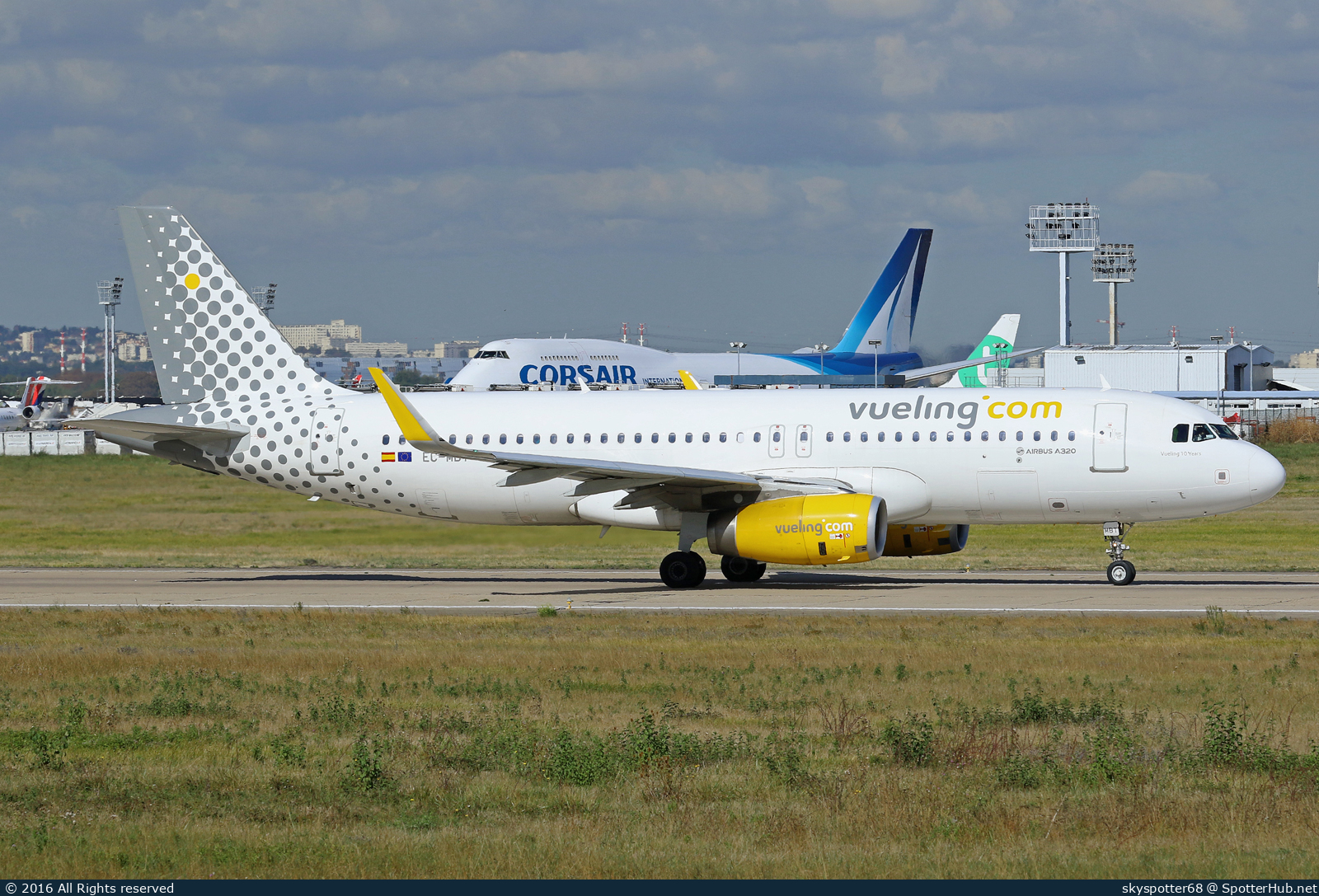 Photo of EC-MBT - Airbus A320-232 operated by Vueling