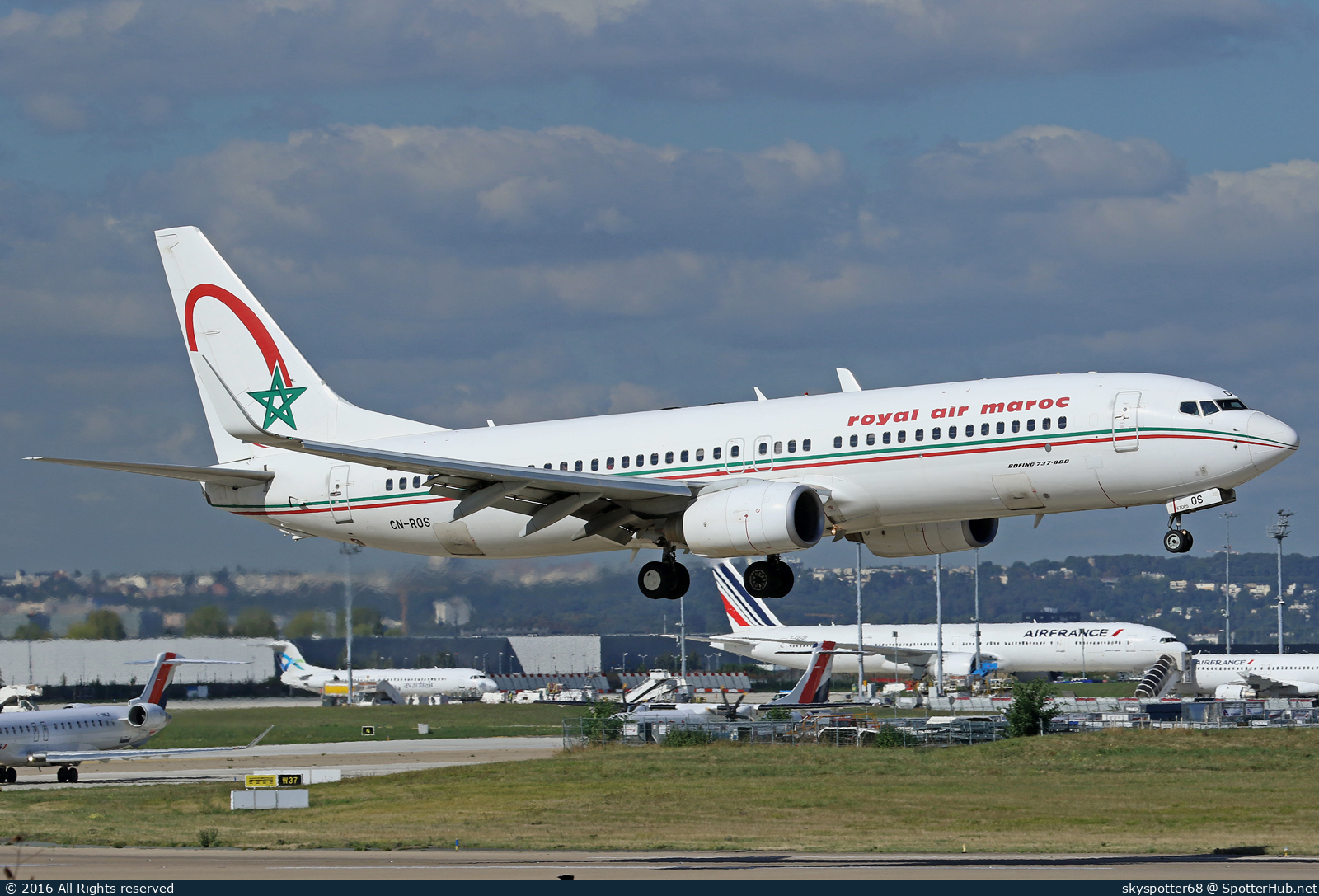 Photo of CN-ROS - Boeing 737-8B6 operated by Royal Air Maroc