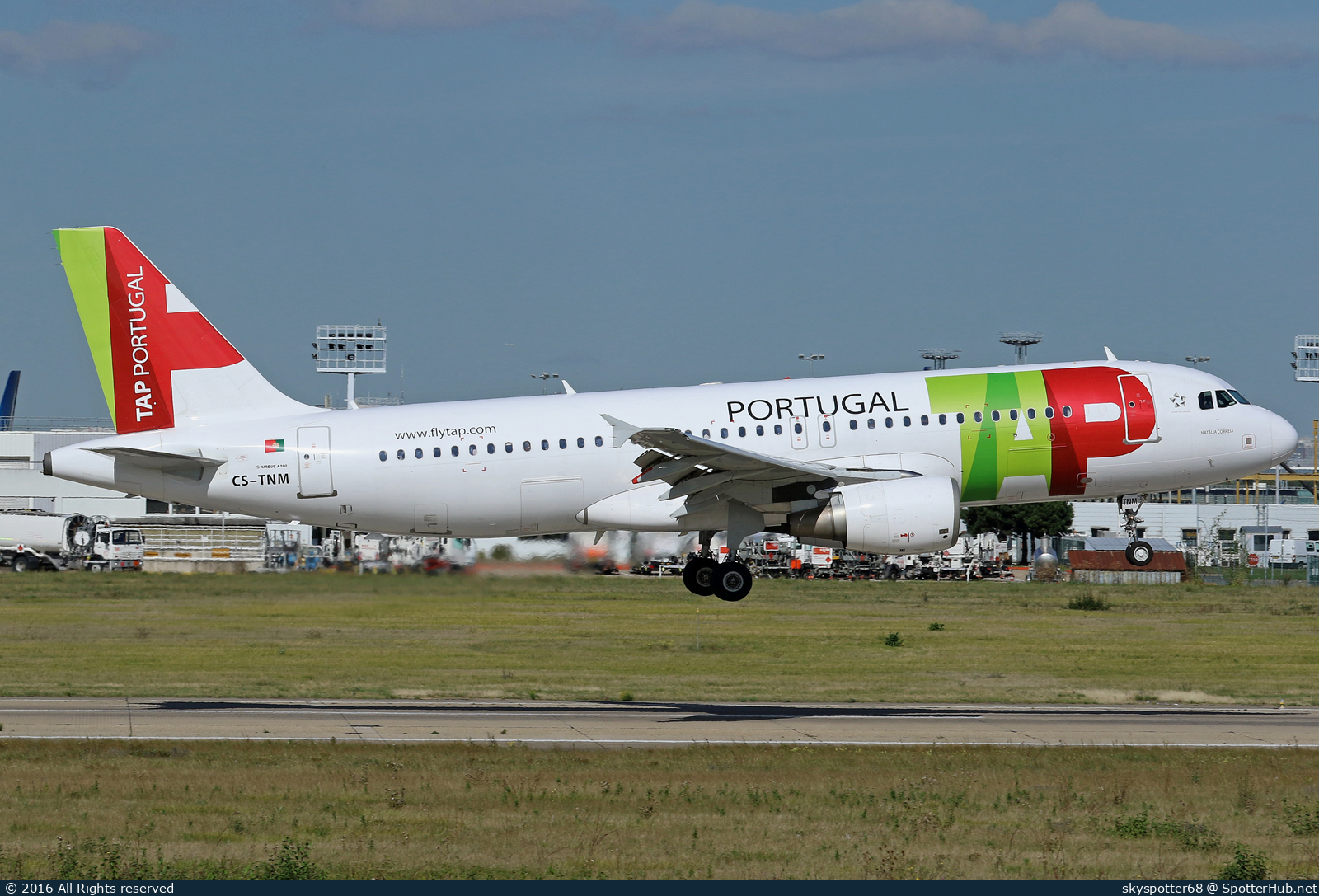 Photo of CS-TNM - Airbus A320-214 operated by TAP Air Portugal