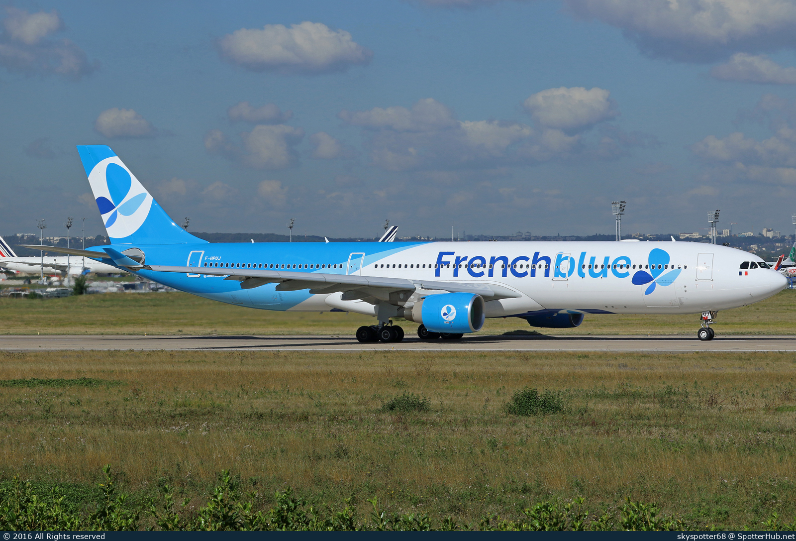 Photo of F-HPUJ - Airbus A330-323 operated by French blue