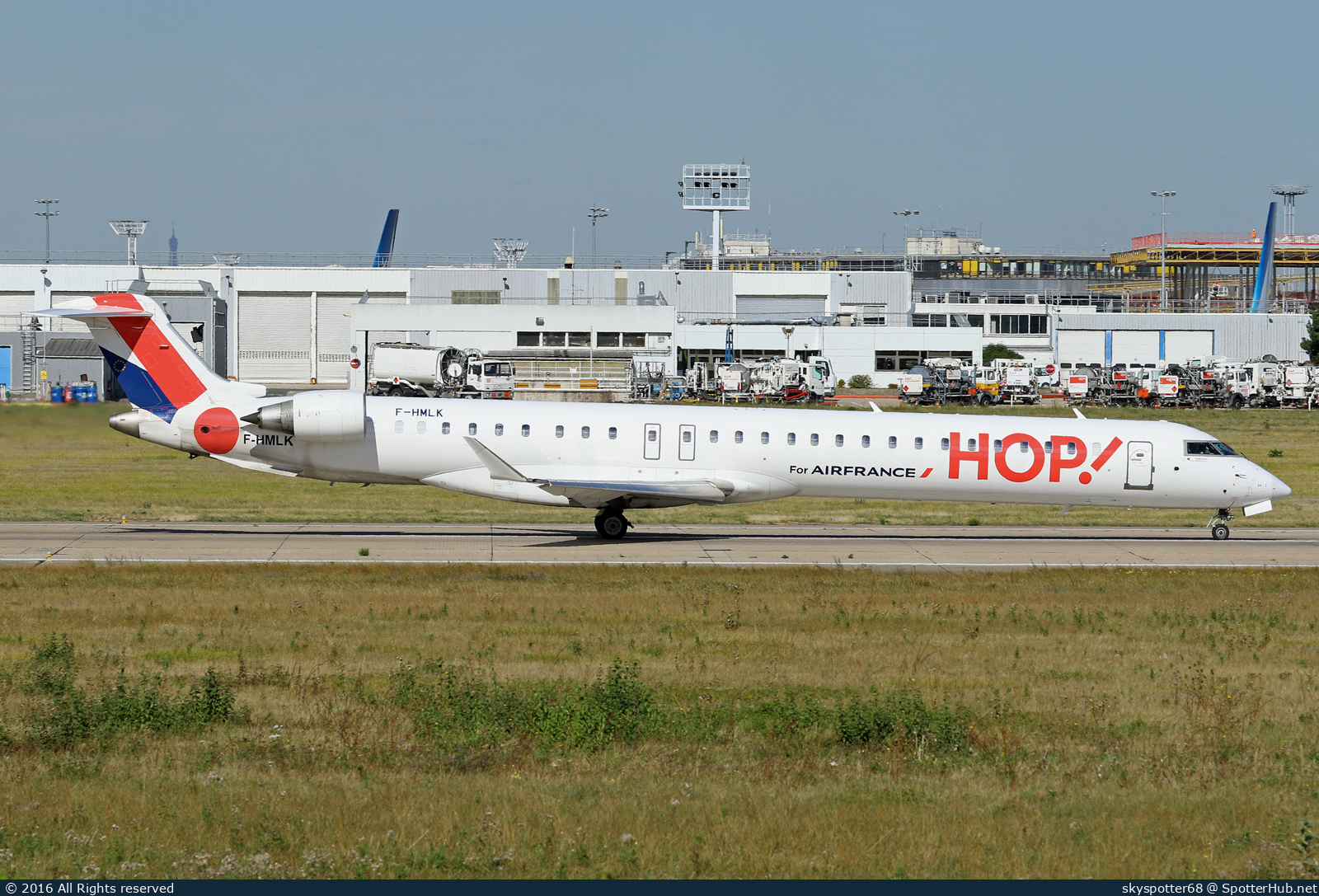 Photo of F-HMLK - Bombardier CRJ-1000EL operated by Air France HOP