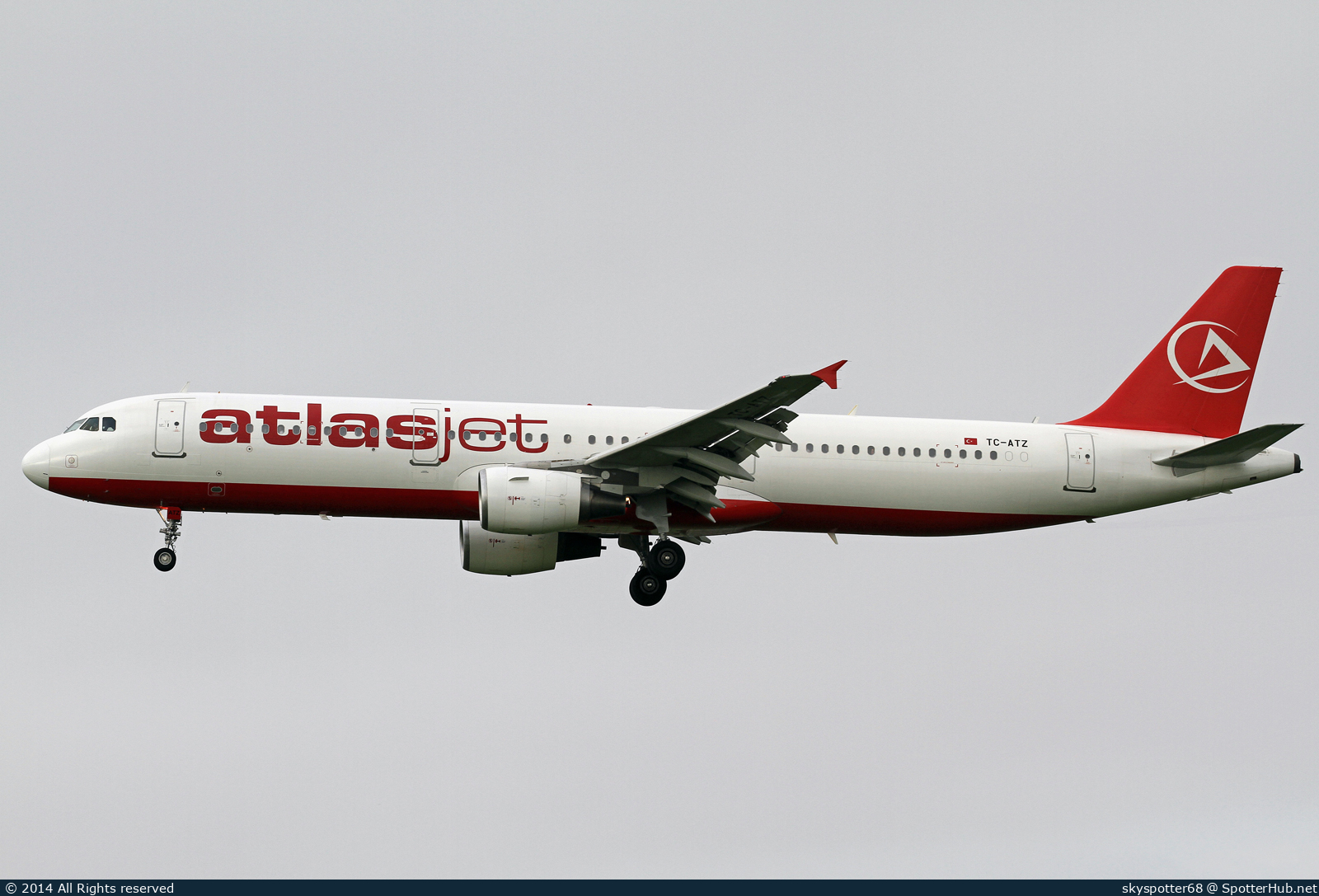Photo of TC-ATZ - Airbus A321-211 operated by Atlasjet
