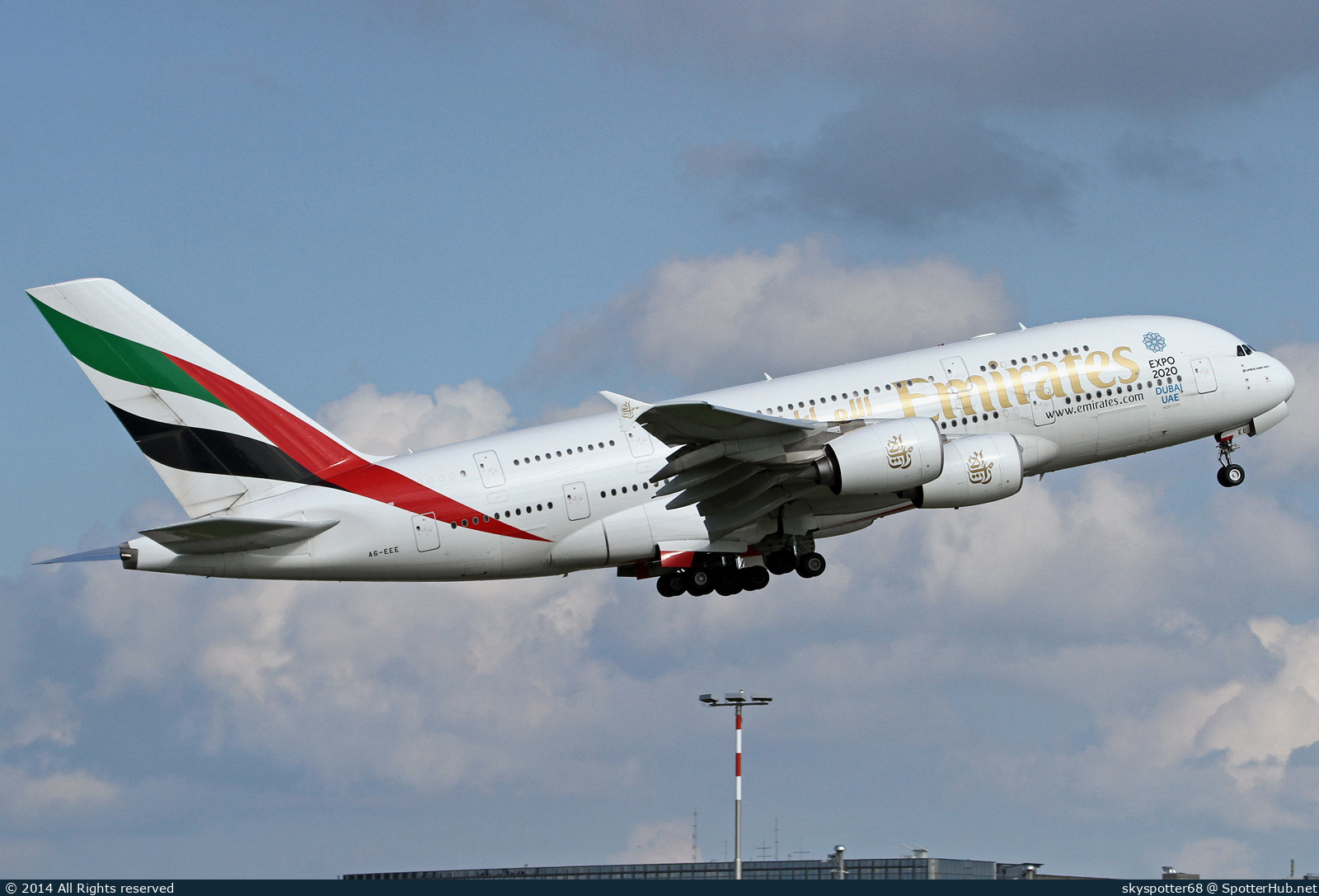 Photo of A6-EEE - Airbus A380-861 operated by Emirates
