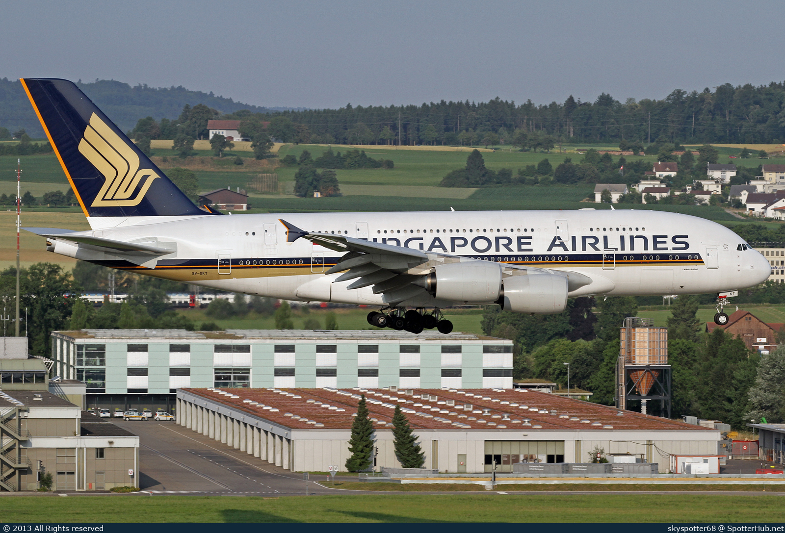 Photo of 9V-SKT - Airbus A380-841 operated by Singapore Airlines