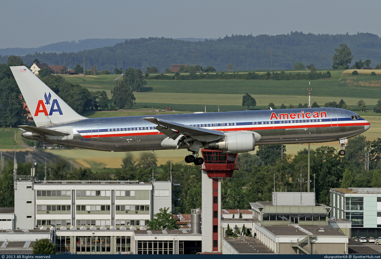 Photo of N358AA - Boeing 767-323(ER) operated by American Airlines