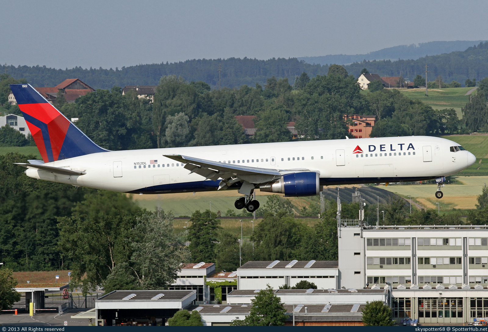 Photo of N152DL - Boeing 767-3P6(ER) operated by Delta Air Lines