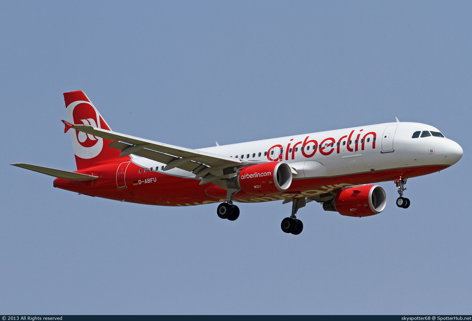 Photo of D-ABFU - Airbus A320-214 operated by Air Berlin