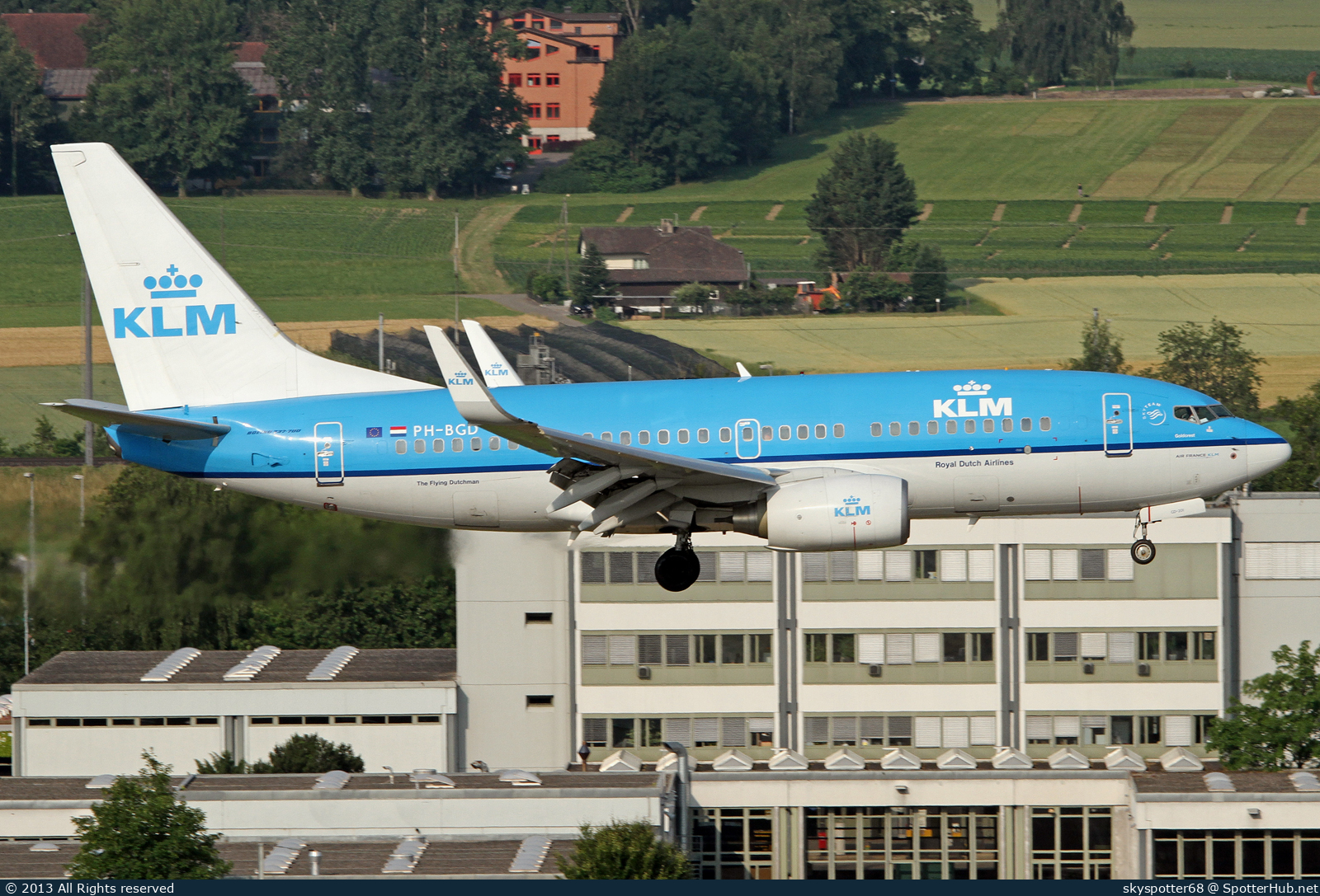 Photo of PH-BGD - Boeing 737-7K2 operated by KLM Royal Dutch Airlines