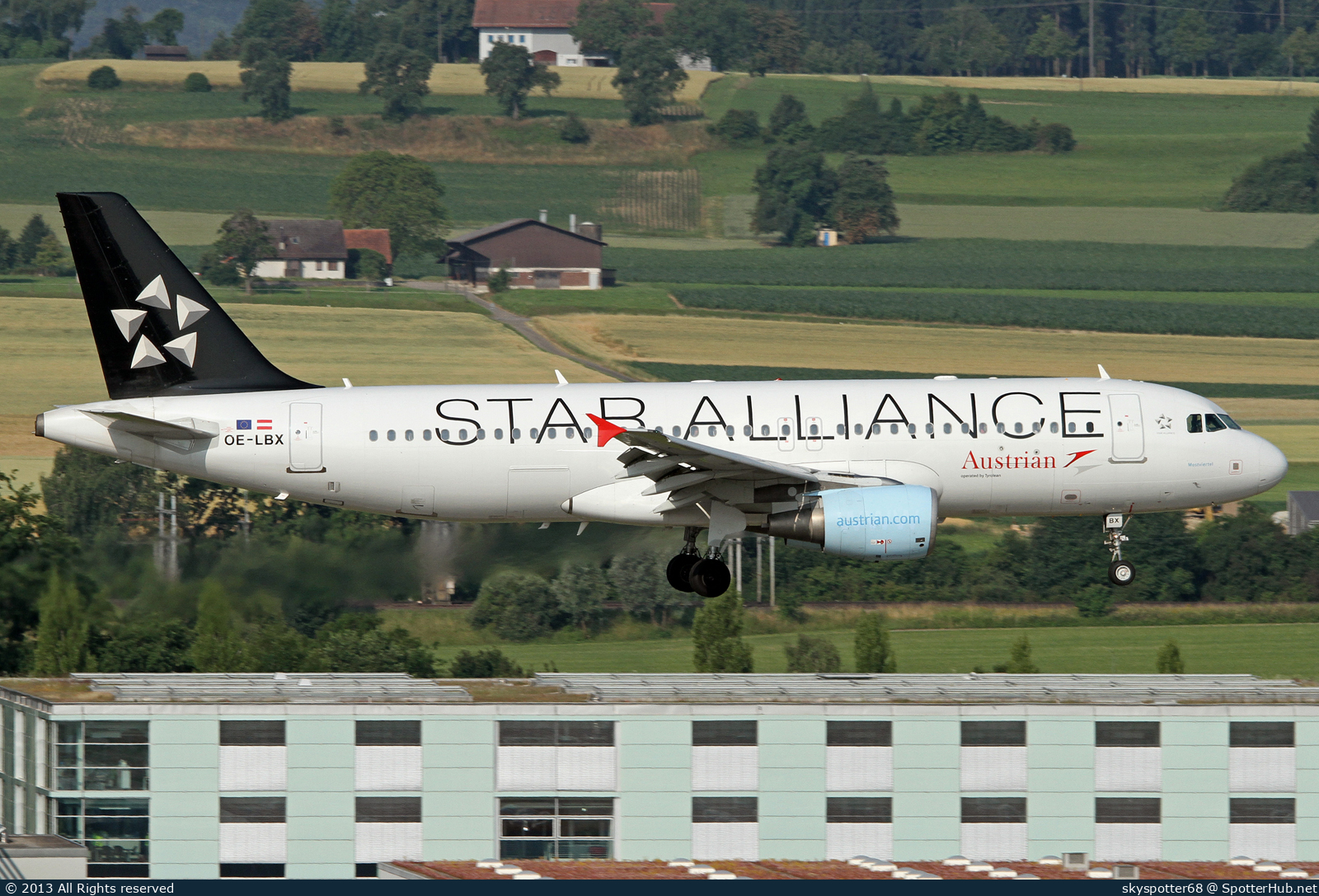 Photo of OE-LBX - Airbus A320-214 operated by Austrian Airlines