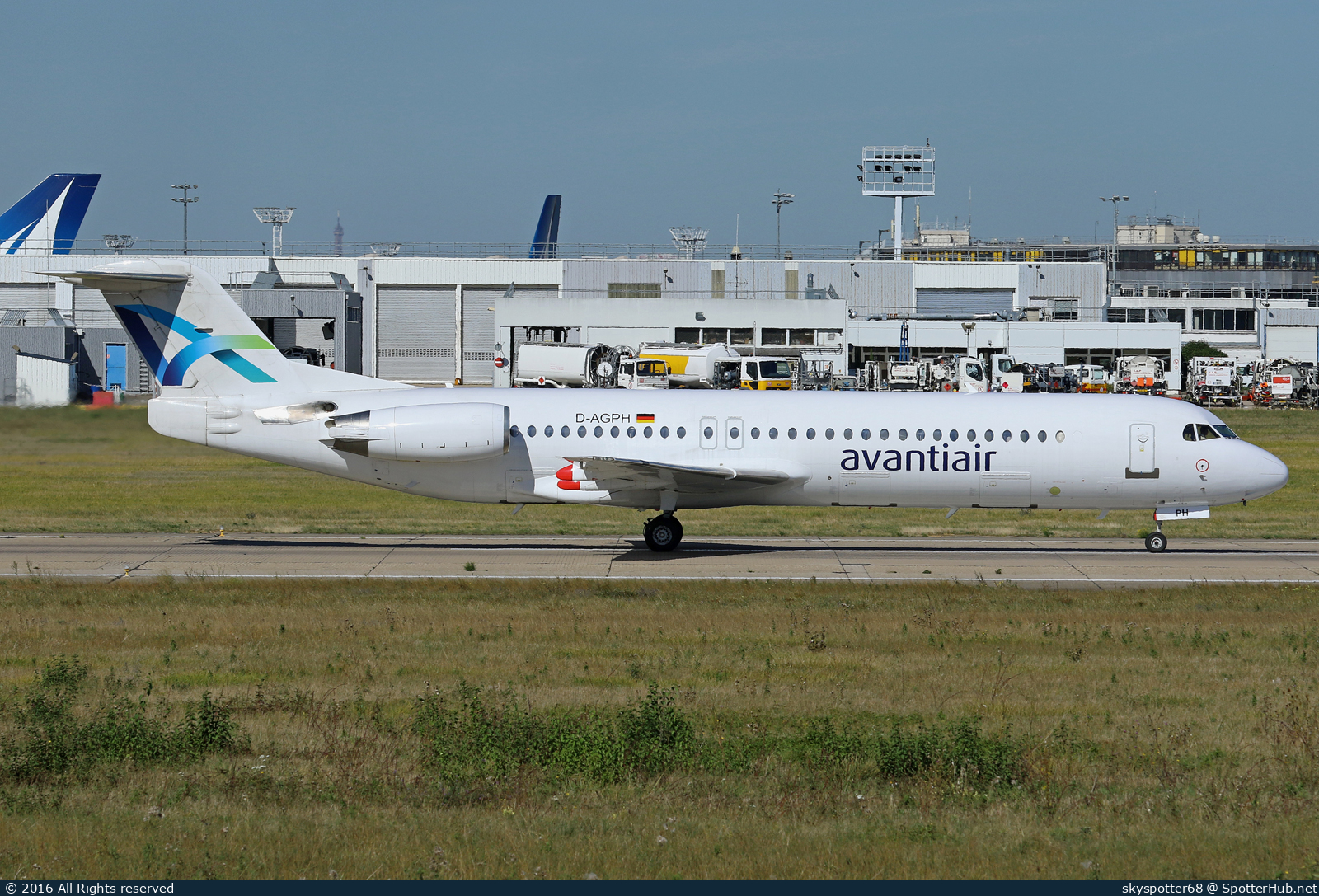 Photo of D-AGPH - Fokker 100 operated by Avanti Air