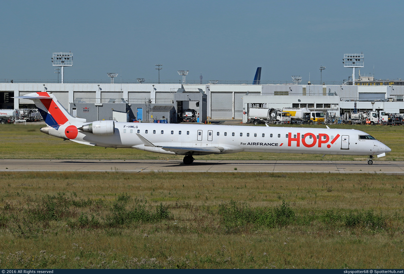 Photo of F-HMLG - Bombardier CRJ-1000EL operated by Air France HOP