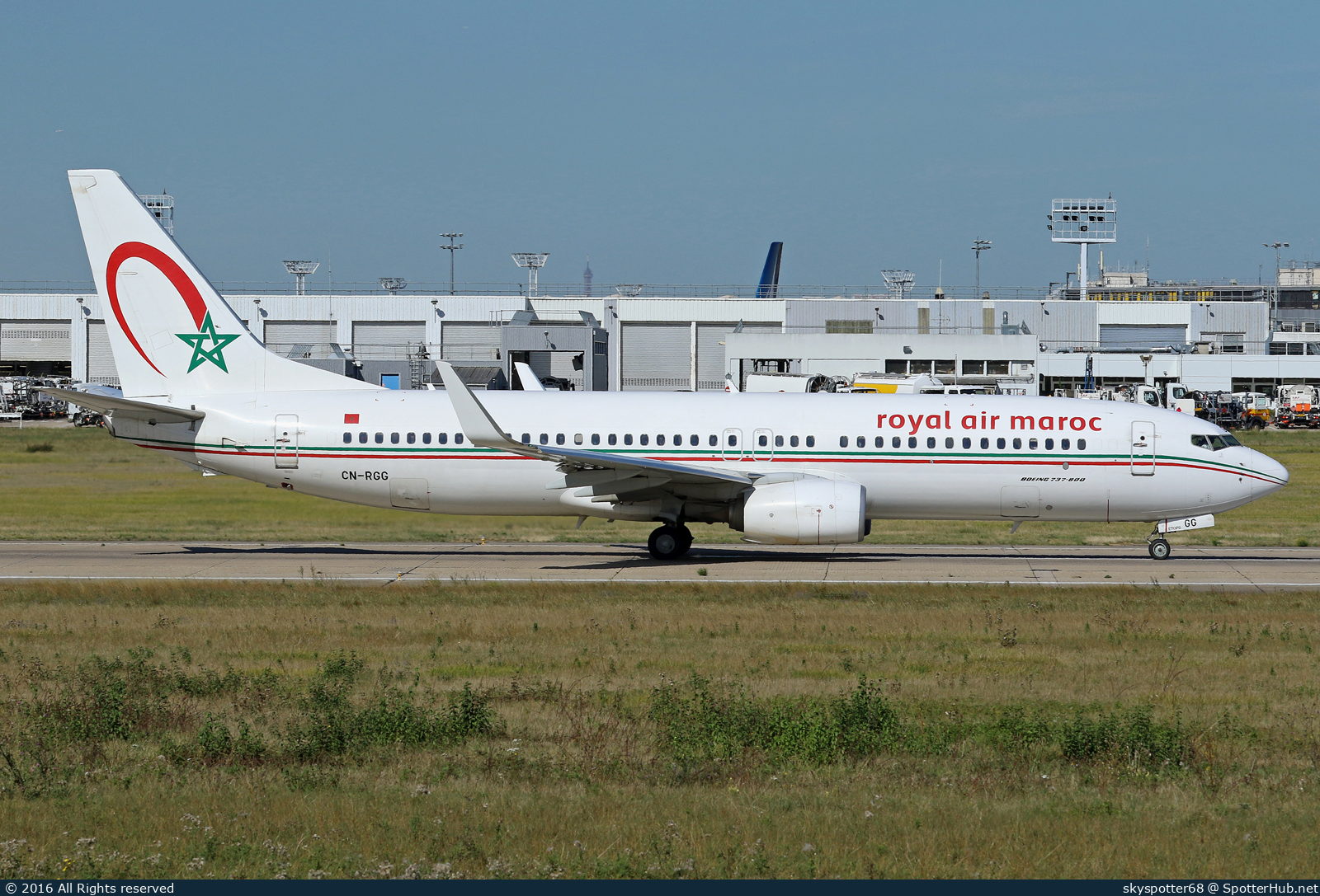 Photo of CN-RGG - Boeing 737-86N operated by Royal Air Maroc