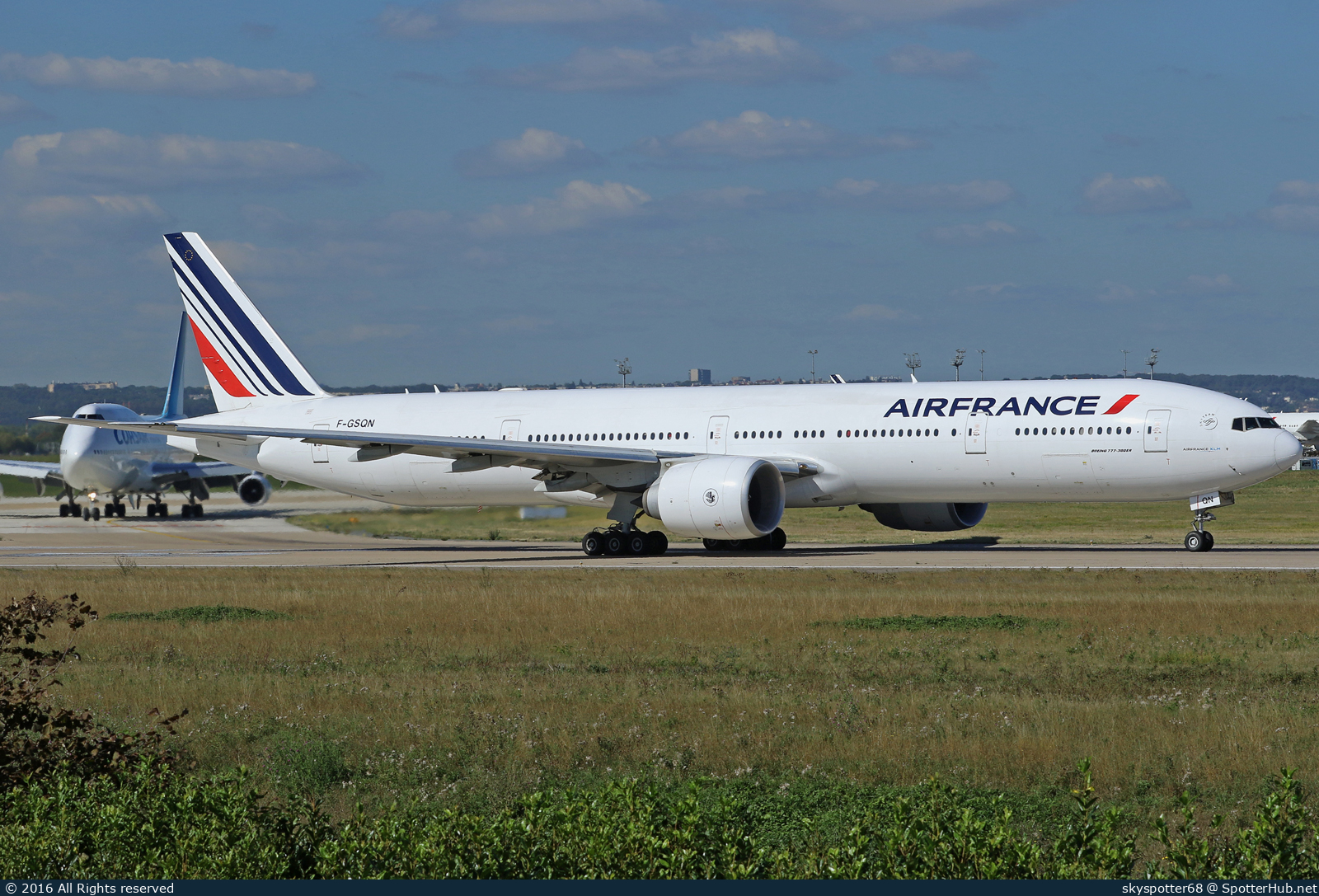 Photo of F-GSQN - Boeing 777-328(ER) operated by Air France
