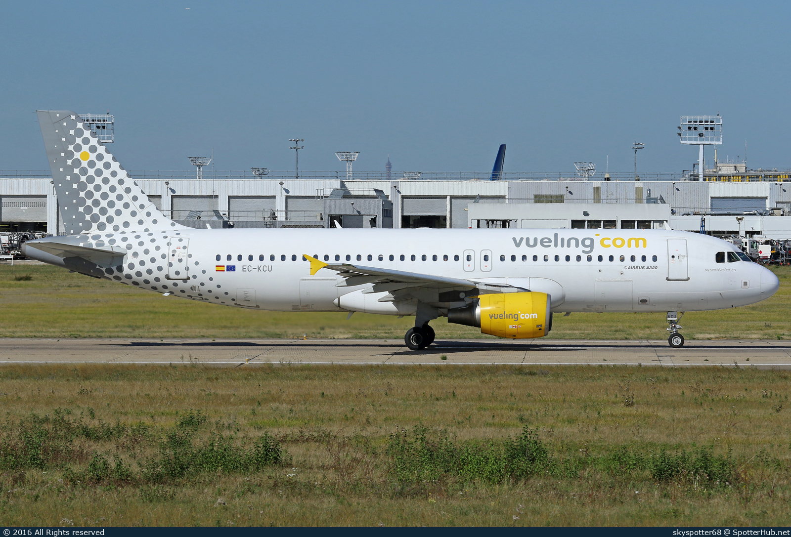 Photo of EC-KCU - Airbus A320-216 operated by Vueling