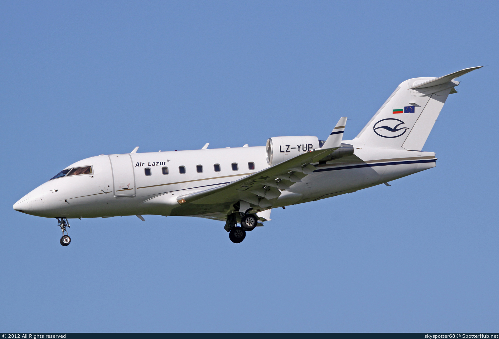 Photo of LZ-YUP - Bombardier Challenger 604 operated by Air Lazur