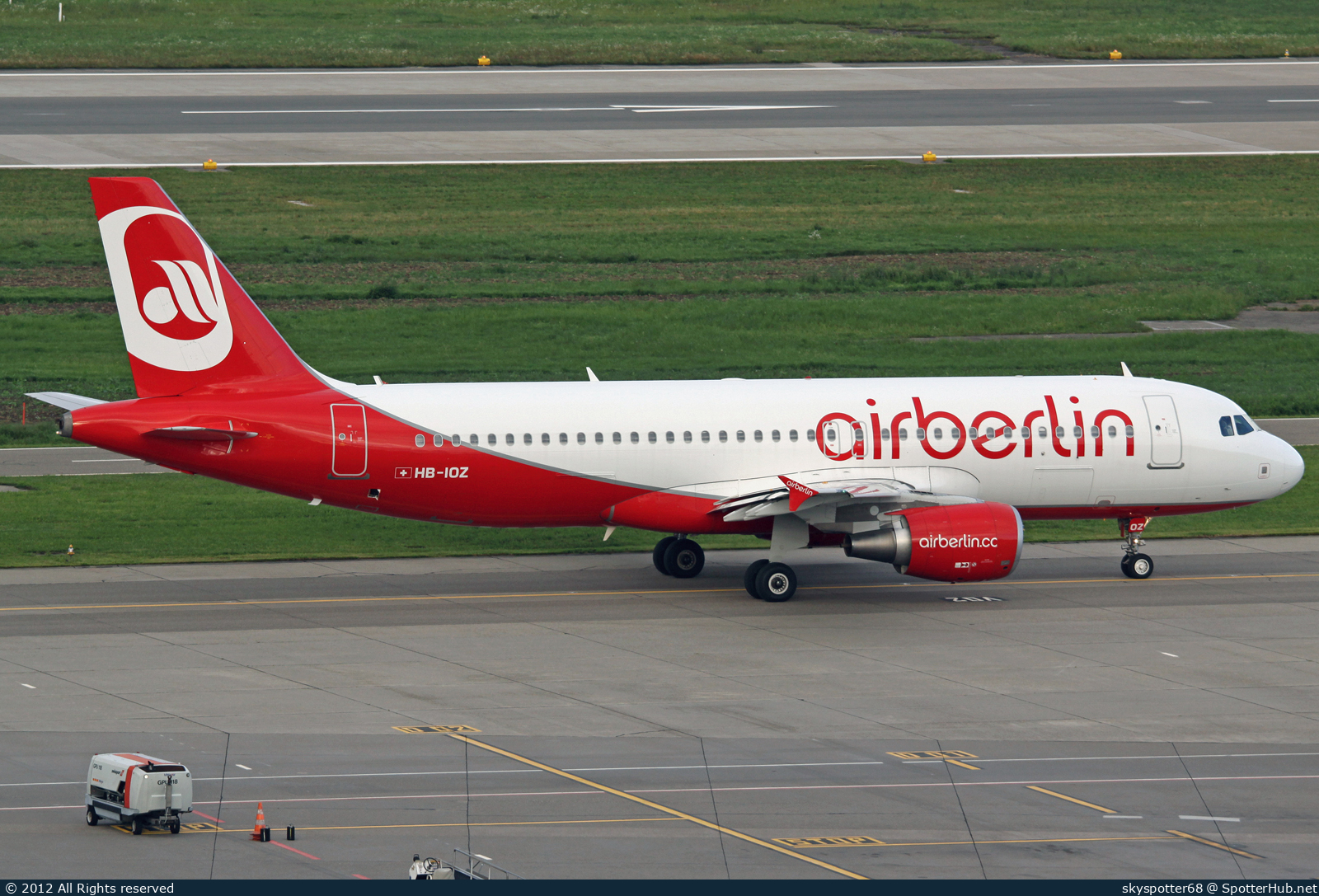 Photo of HB-IOZ - Airbus A320-214 operated by Air Berlin (opb Belair Airlines)