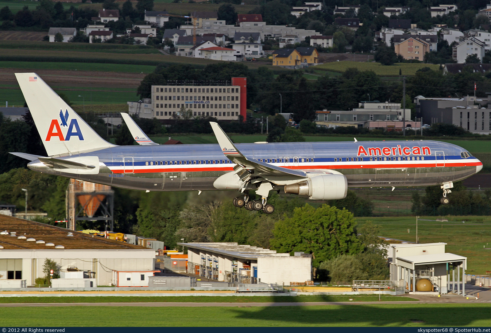 Photo of N39365 - Boeing 767-323(ER) operated by American Airlines