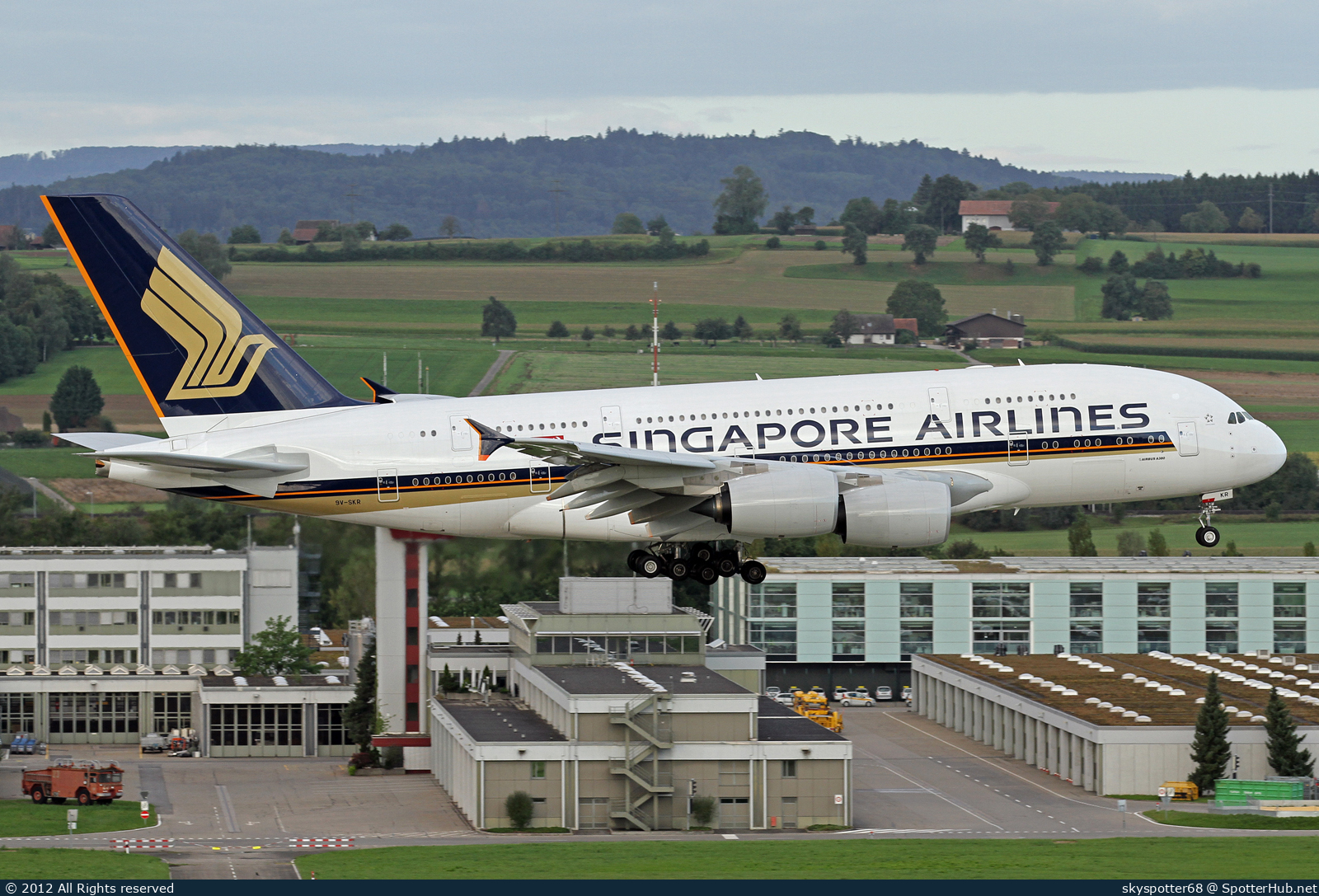 Photo of 9V-SKR - Airbus A380-841 operated by Singapore Airlines