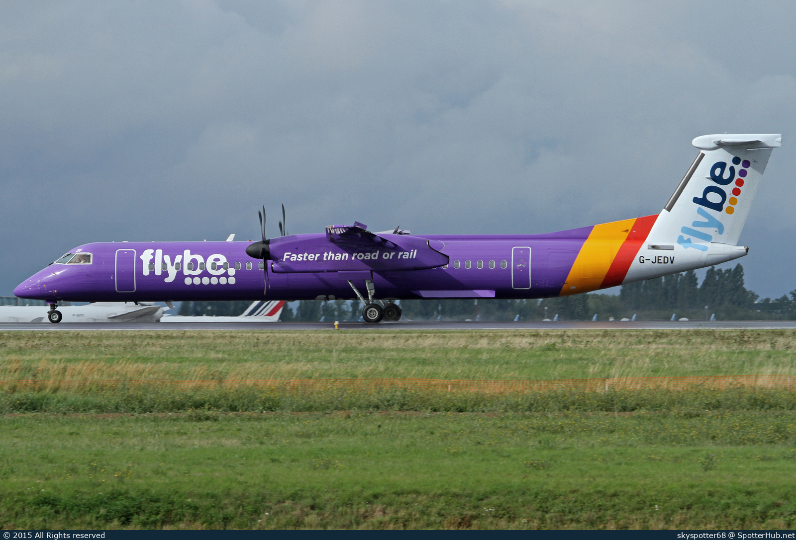 Photo of G-JEDV - Bombardier DHC-8-402 Dash 8 Q400 operated by flybe
