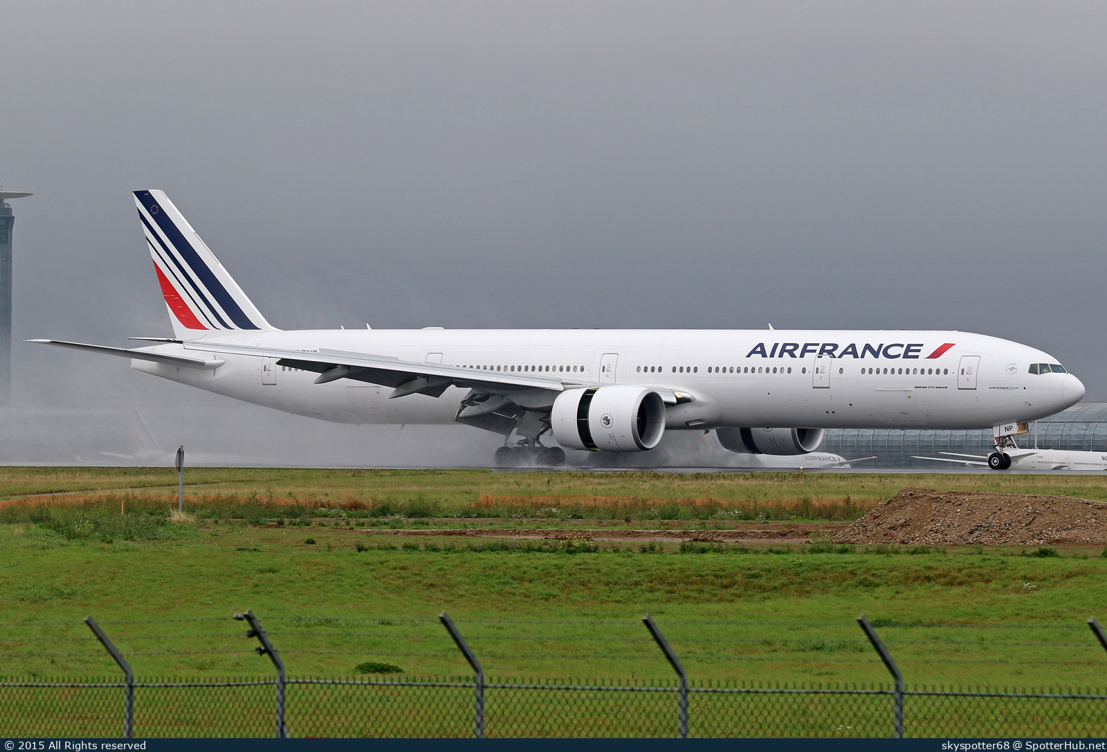 Photo of F-GZNP - Boeing 777-328(ER) operated by Air France