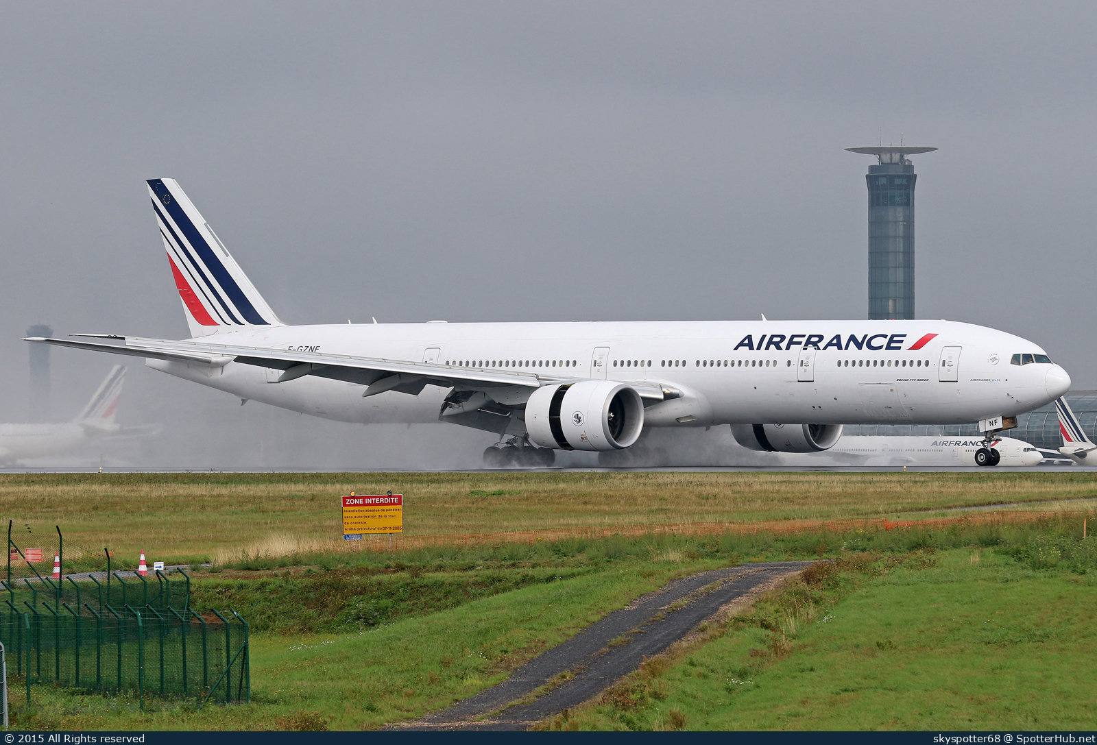 Photo of F-GZNF - Boeing 777-328(ER) operated by Air France