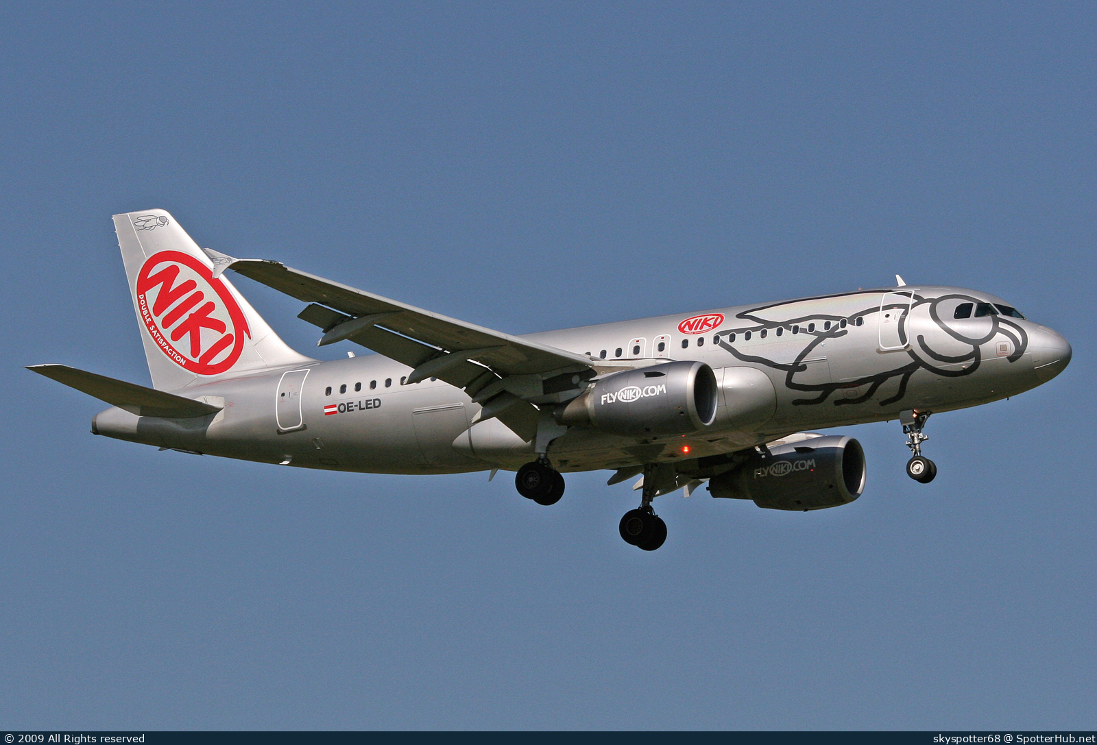 Photo of OE-LED - Airbus A319-112 operated by Niki
