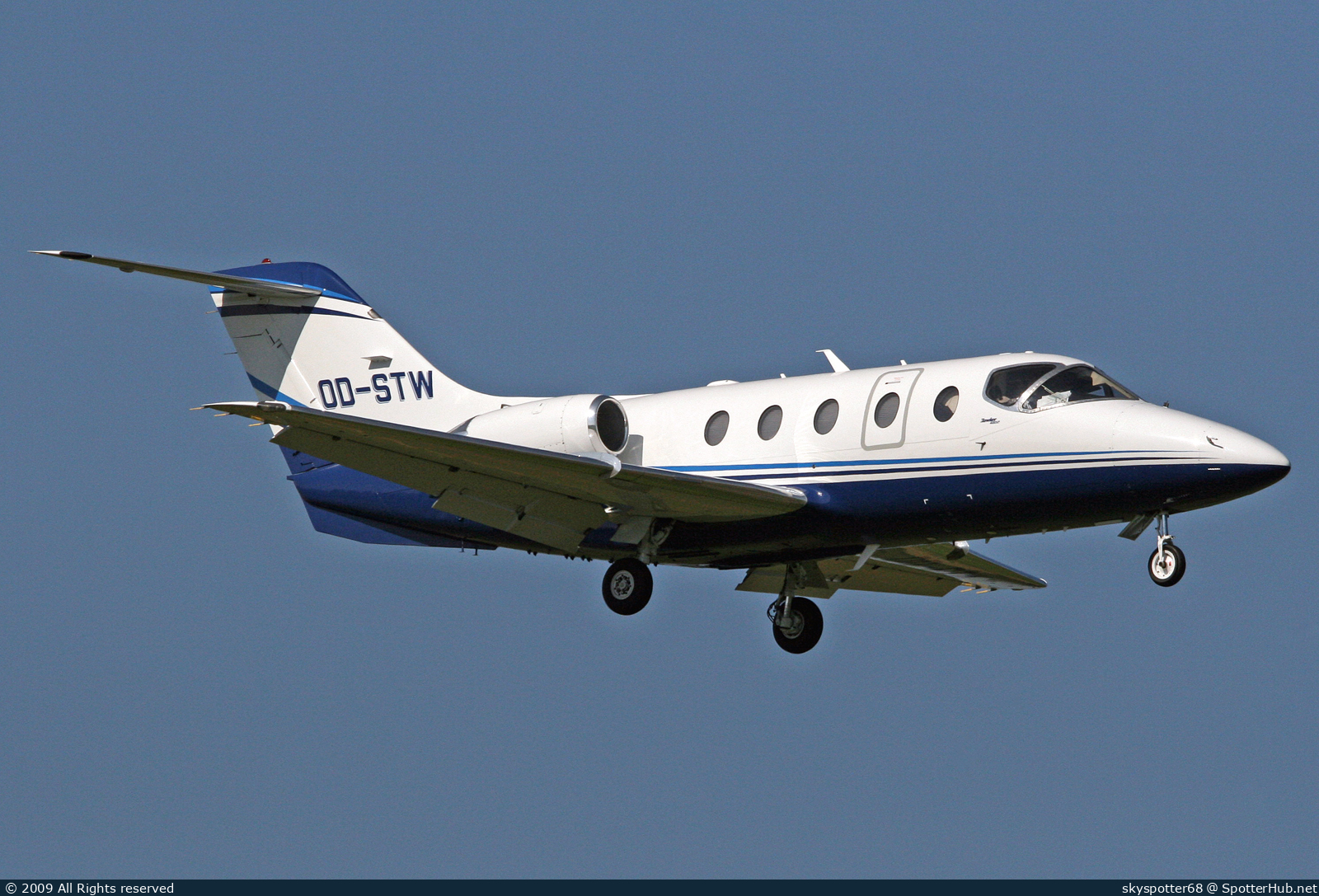 Photo of OD-STW - Hawker Beechcraft 400A operated by Easy Fly
