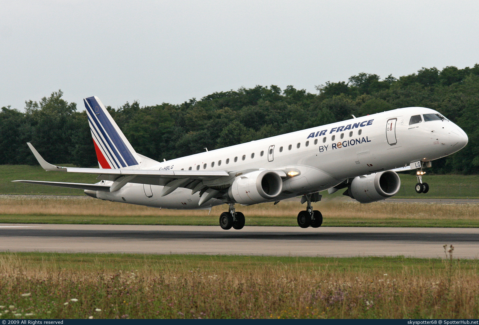 Photo of F-HBLG - Embraer ERJ-190STD operated by Air France HOP