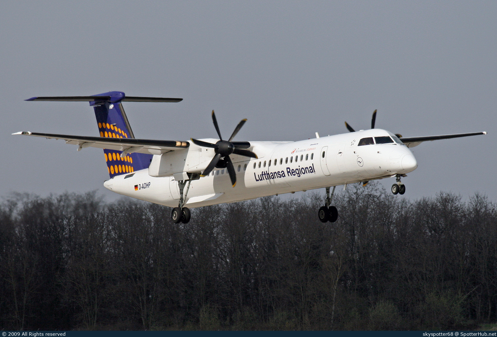 Photo of D-ADHP - Bombardier DHC-8-402 Dash 8 Q400 operated by Lufthansa Regional (opb Augsburg Airways)