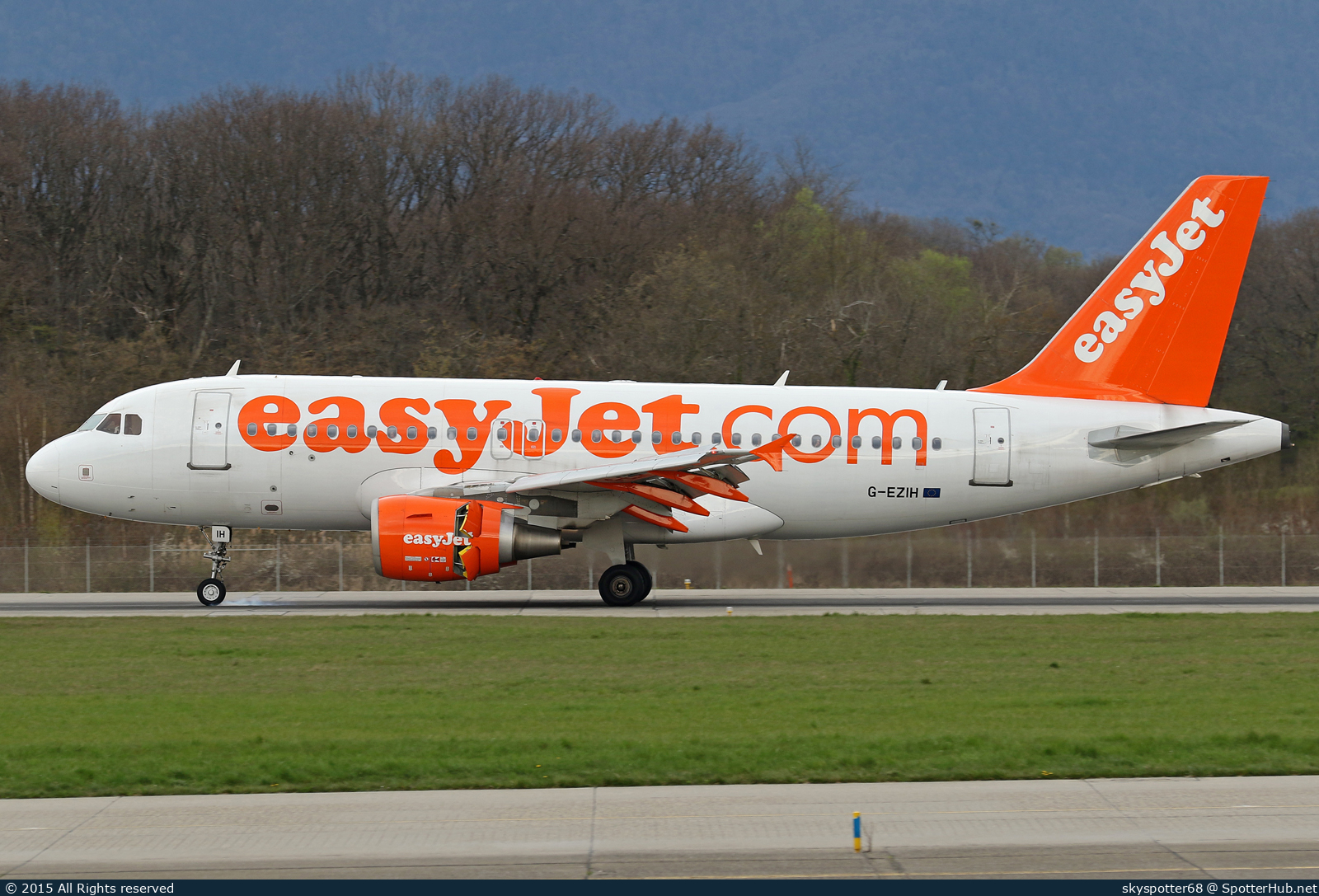 Photo of G-EZIH - Airbus A319-111 operated by easyJet