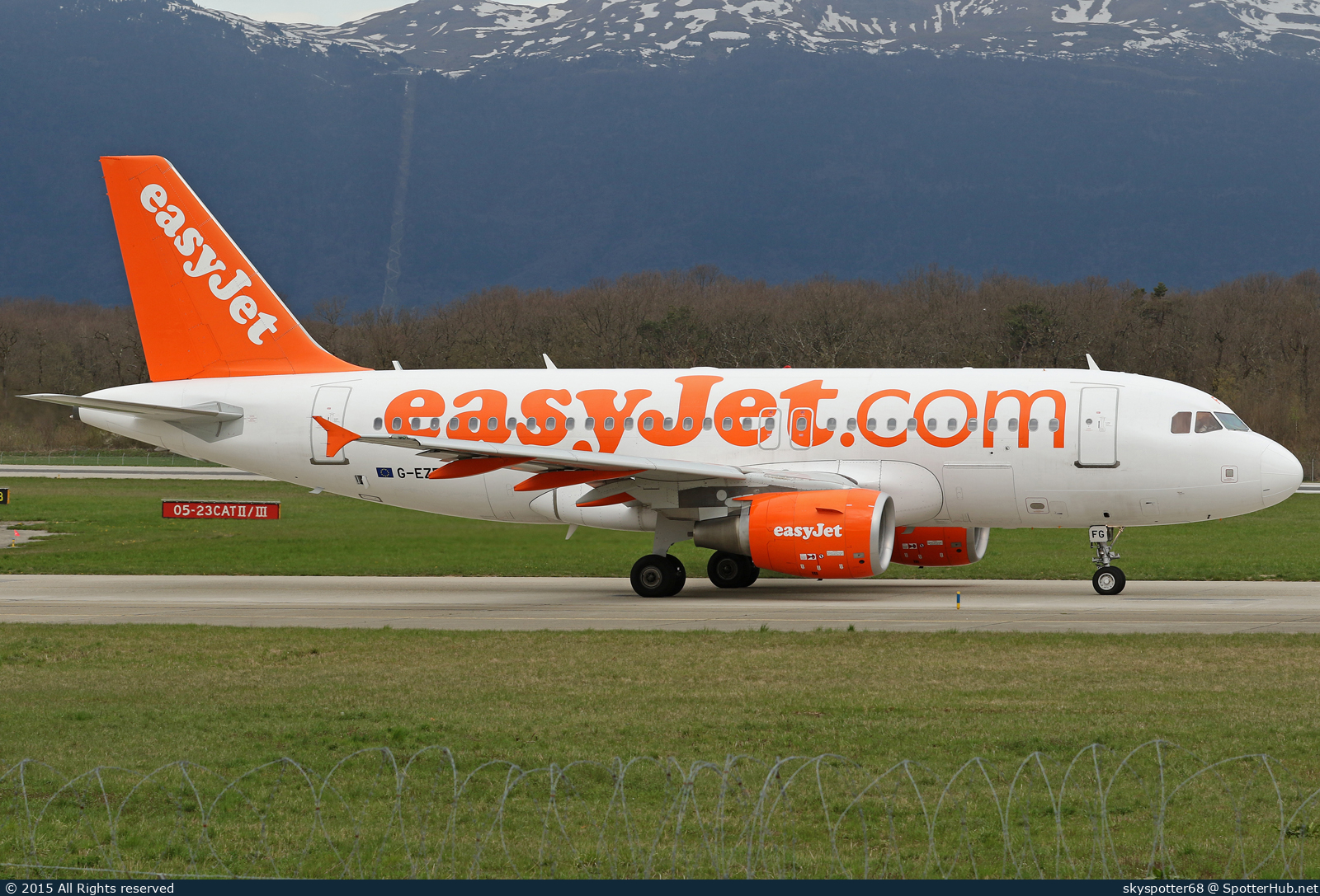 Photo of G-EZFG - Airbus A319-111 operated by easyJet