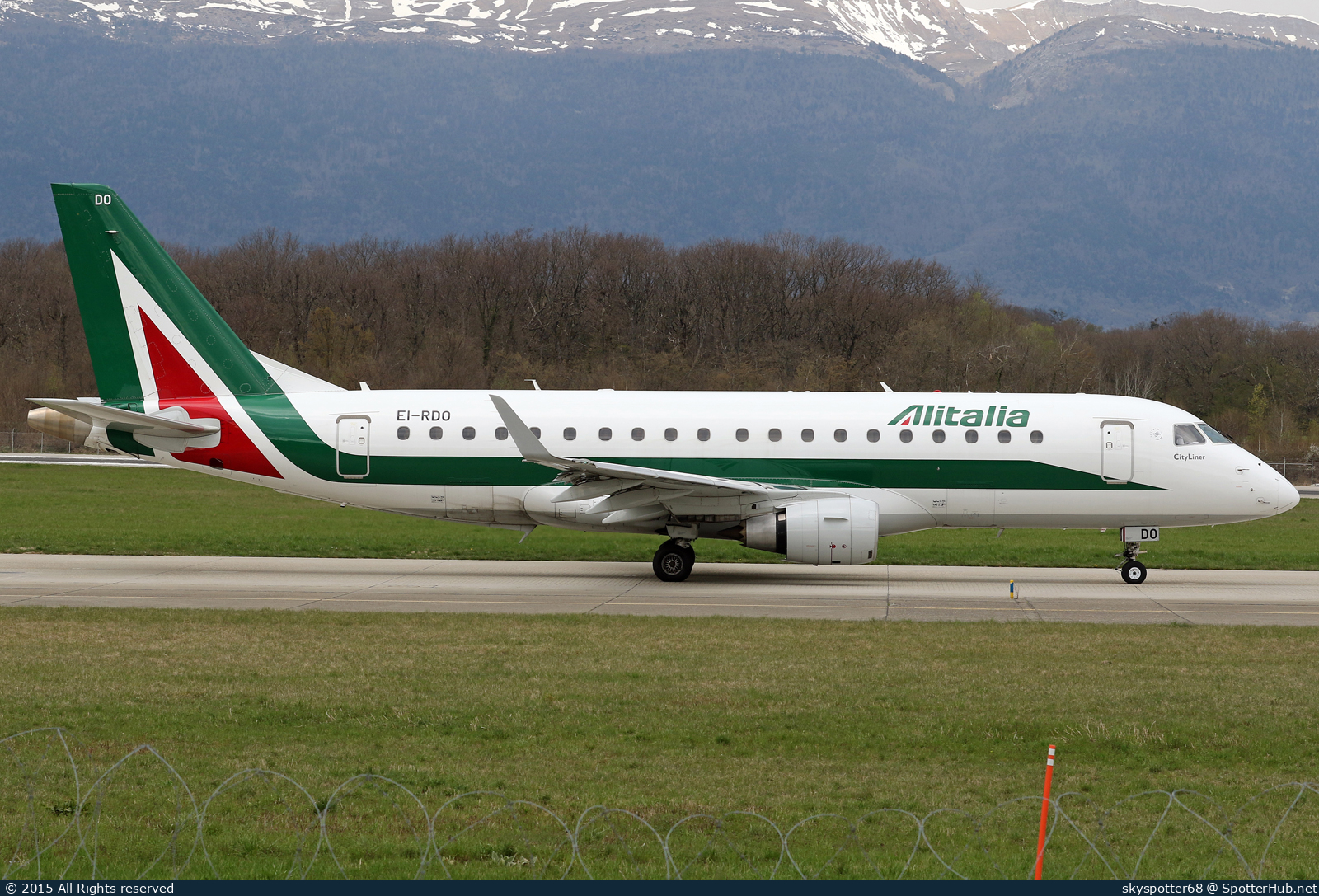 Photo of EI-RDO - Embraer ERJ-175STD operated by Alitalia CityLiner