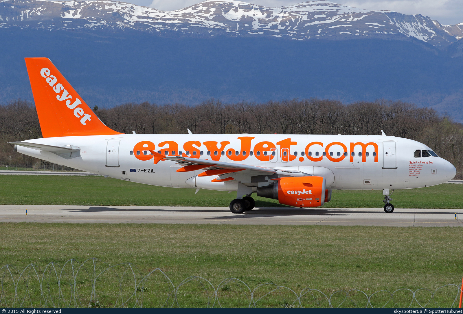 Photo of G-EZIL - Airbus A319-111 operated by easyJet