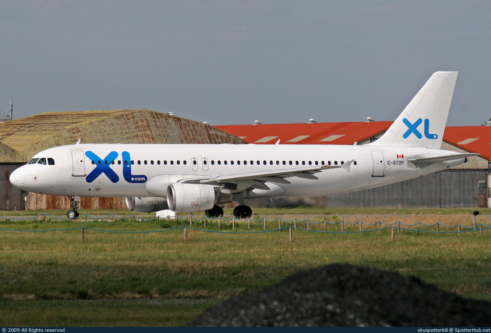 Photo of C-GTDP - Airbus A320-214 operated by XL Airways France (opb Skyservice Airlines)