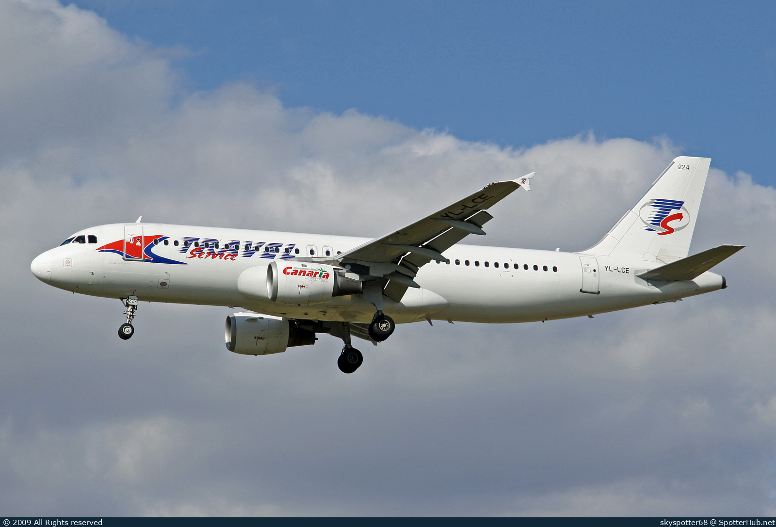 Photo of YL-LCE - Airbus A320-211 operated by Travel Service (opb SmartLynx Airlines)